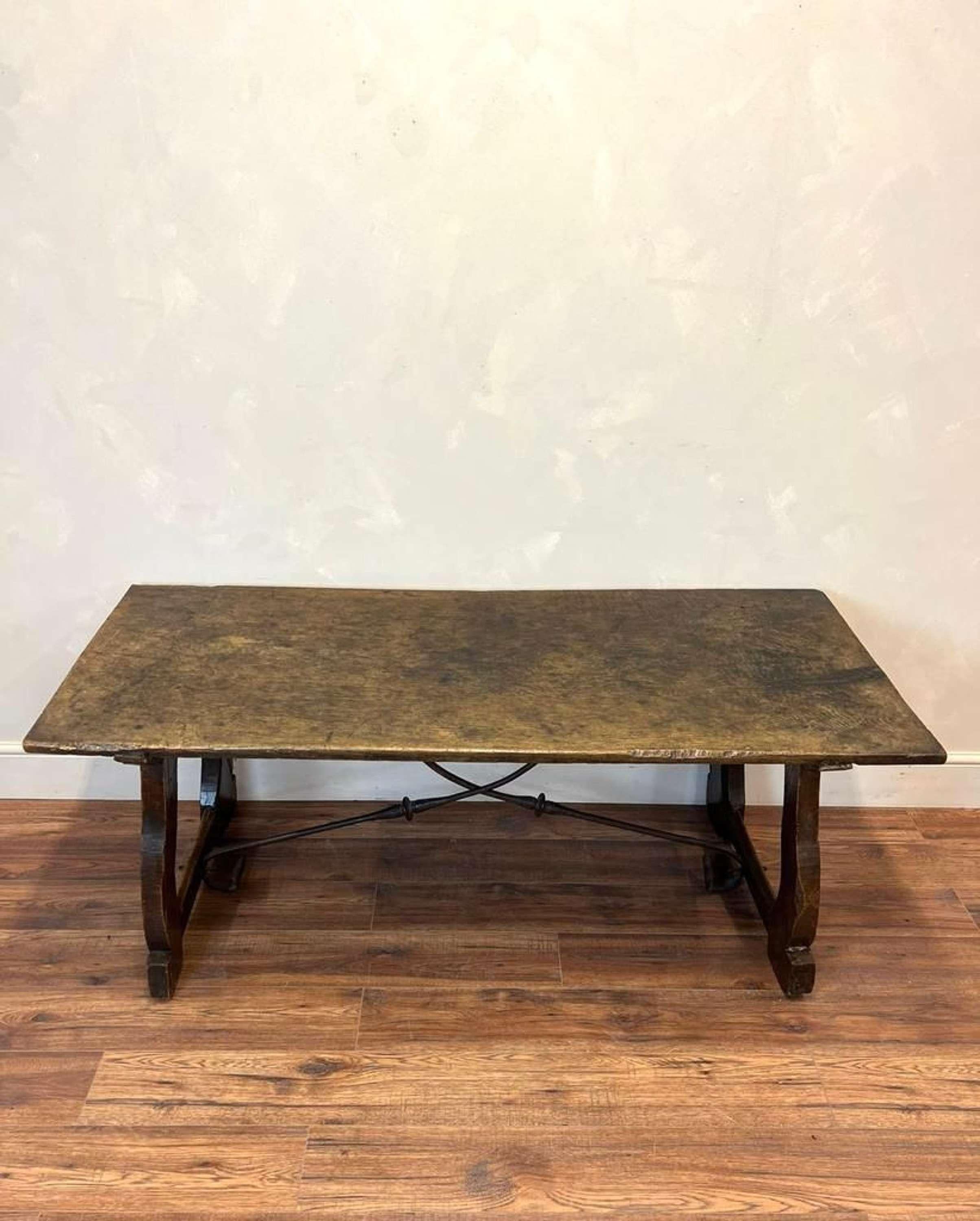19th Century Spanish Walnut Table Console / Side Table In Good Condition In Southampton, GB