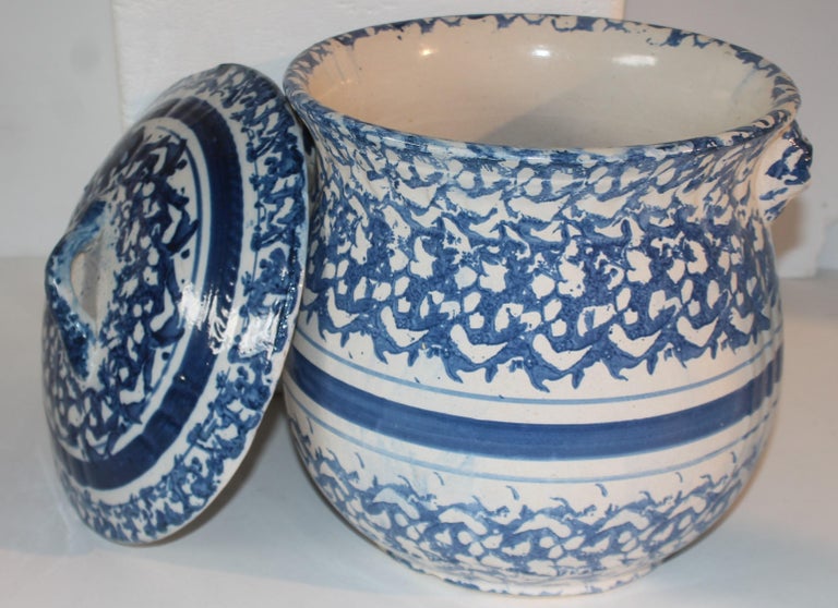 19th C Spongeware Slop Bucket with Lid For Sale at 1stDibs