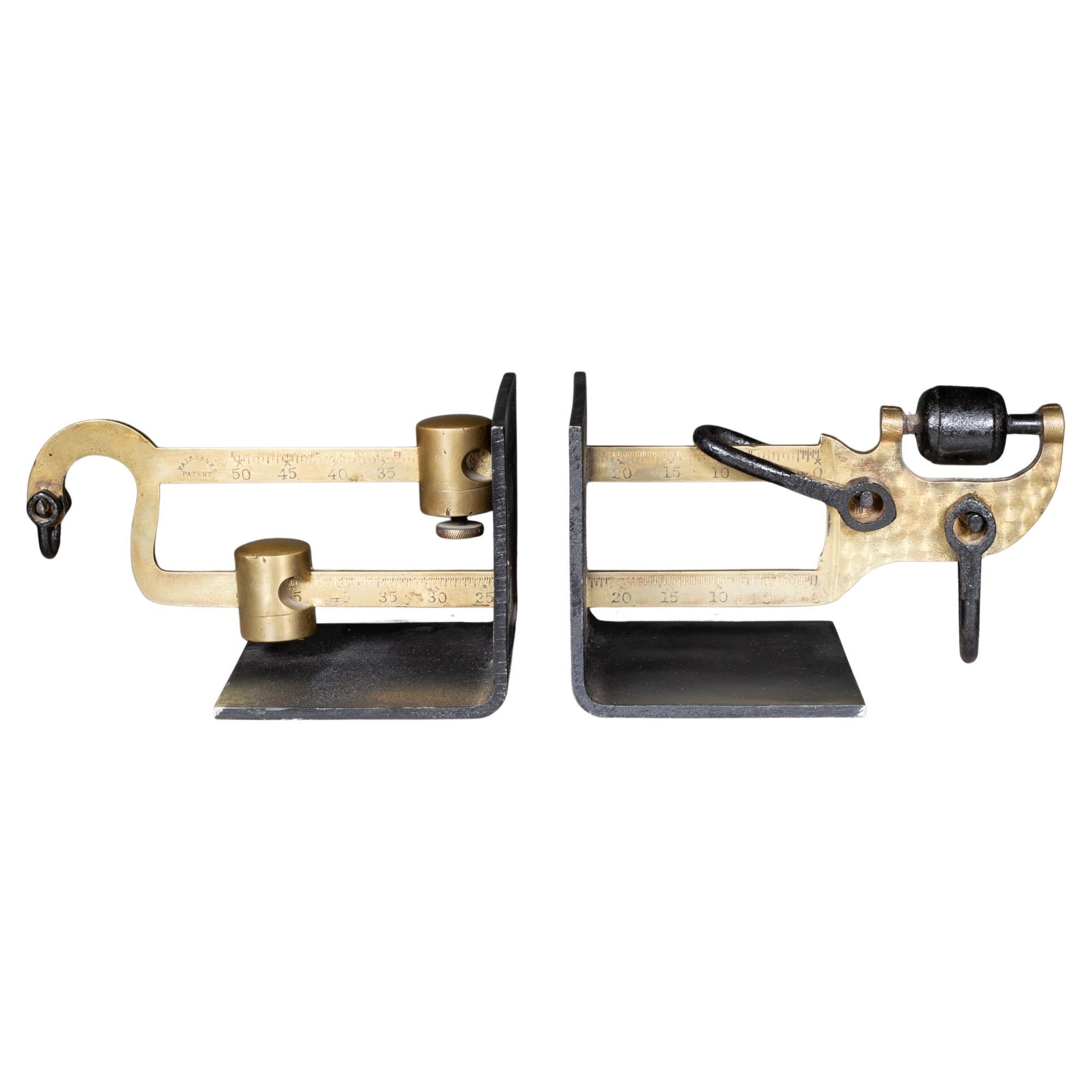 XIX sec. Reggilibri a scala in acciaio e bronzo massiccio, 1895 ca. in vendita