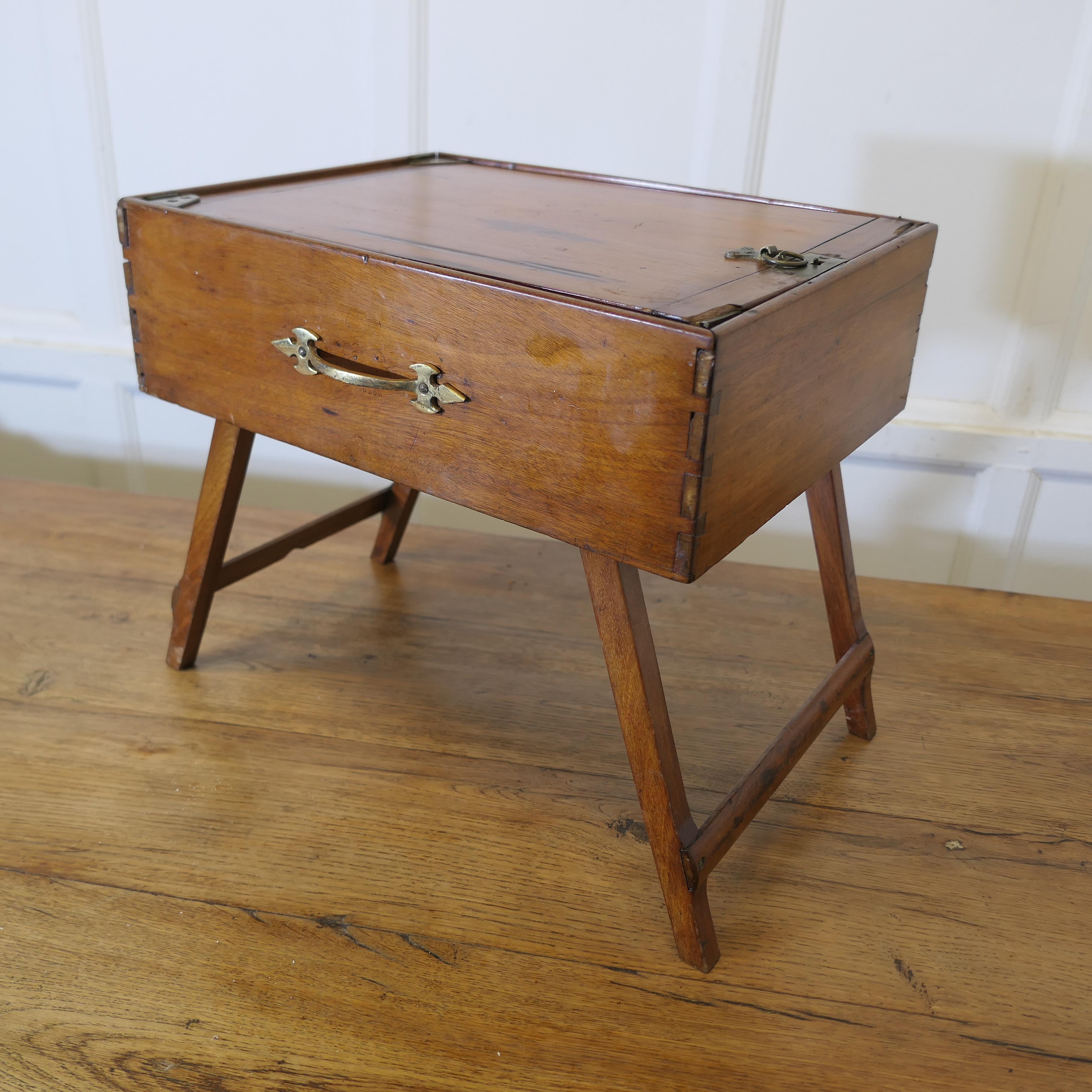 A.C.I.C. Boîte/table d'instruments métamorphiques pour géomètres    Une pièce très rare en vente 1