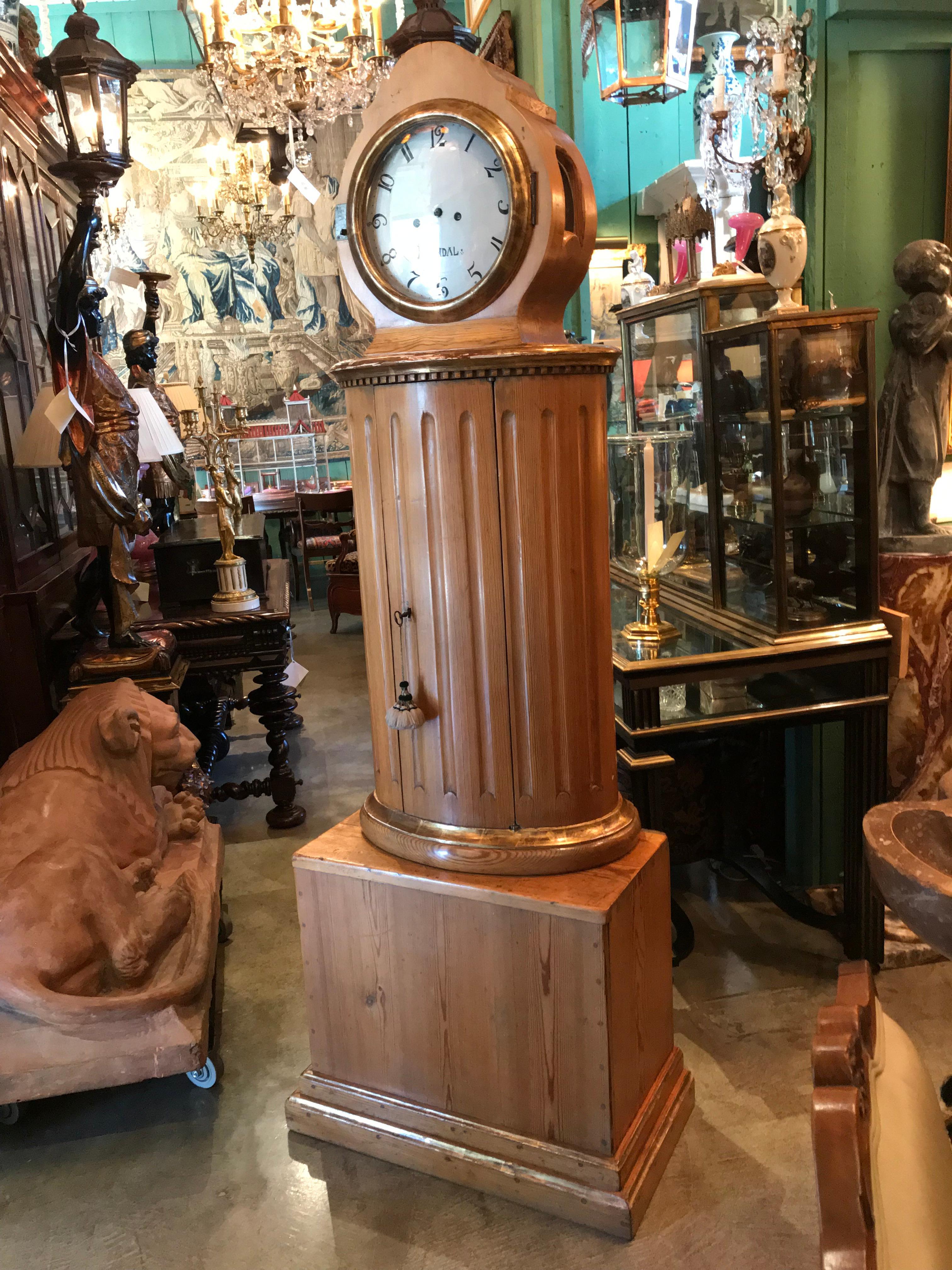 19th C. Swedish Carved Pine Wood Clock Grandmother Grandfather Long Case Antique In Fair Condition For Sale In West Hollywood, CA