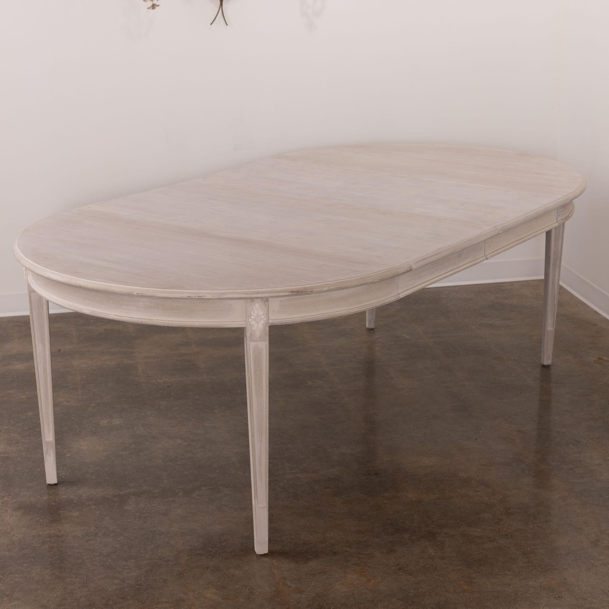 19th c. Swedish Gustavian Bleached and Glazed Extension Table with Three Leaves In Excellent Condition In Wichita, KS
