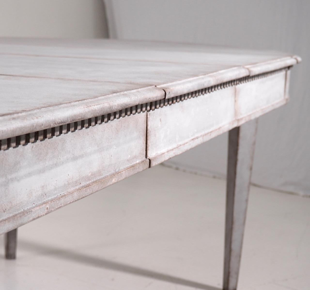 19th Century Swedish Gustavian Extension Table with Three Leaves 4