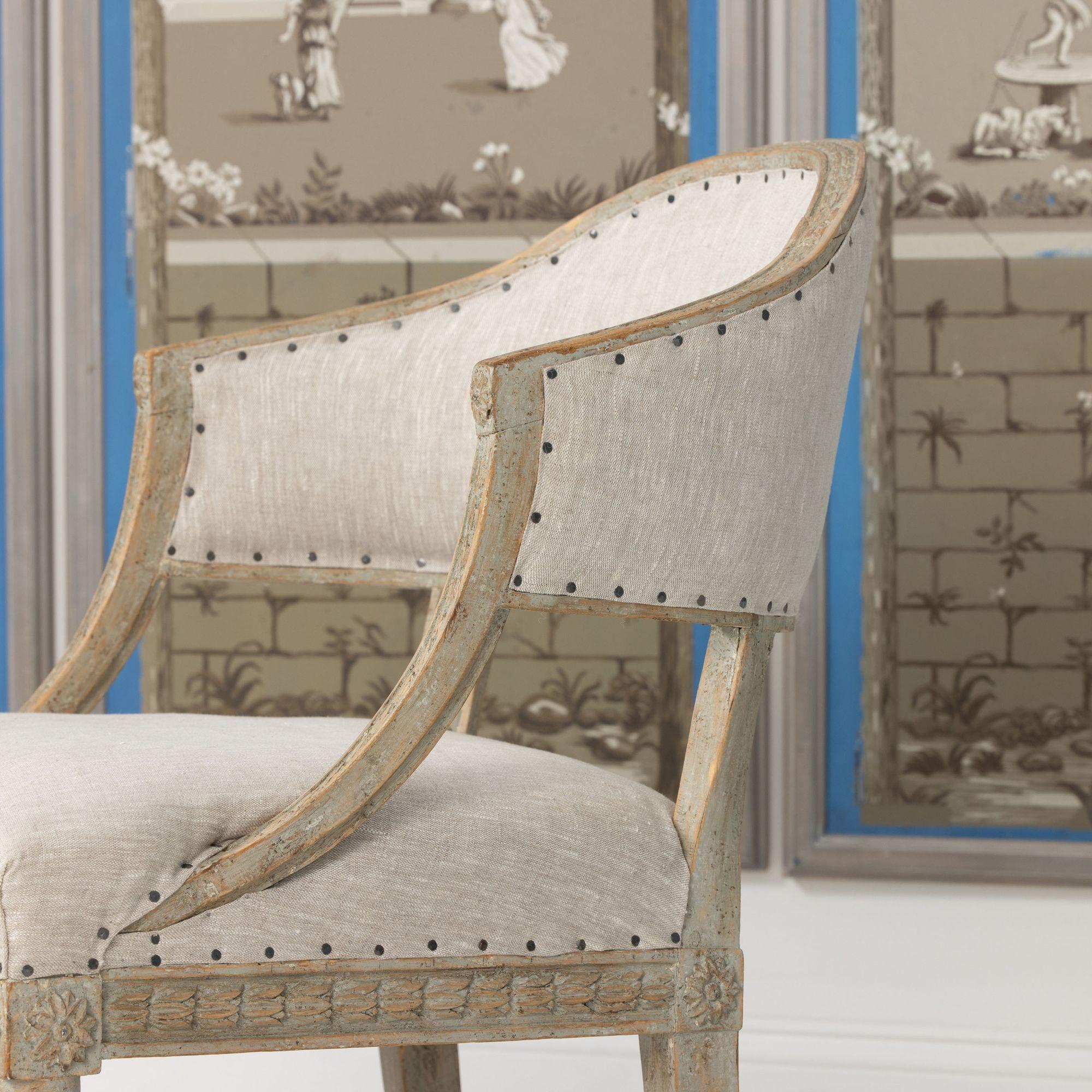 19. Jahrhundert. Schwedischer Gustavianischer Sessel mit bemalter Fassrückenlehne im Angebot 5