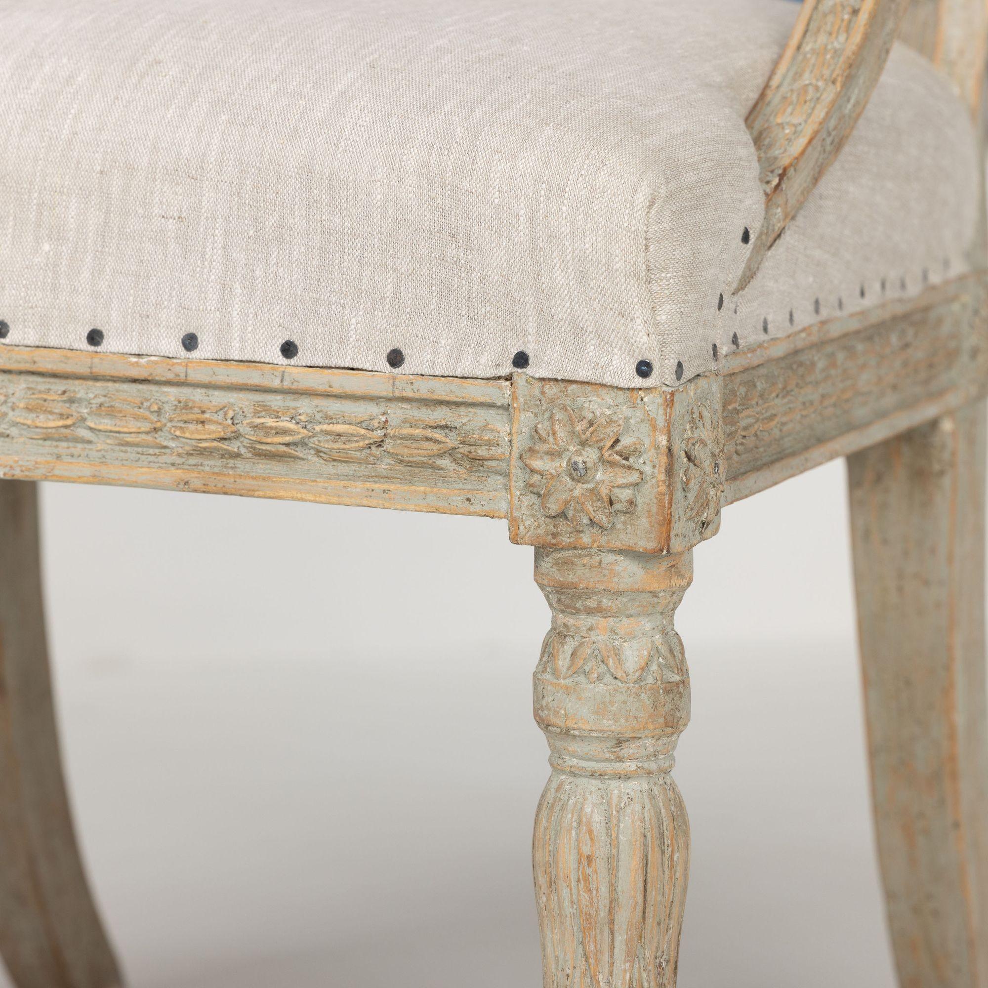 19. Jahrhundert. Schwedischer Gustavianischer Sessel mit bemalter Fassrückenlehne im Angebot 8