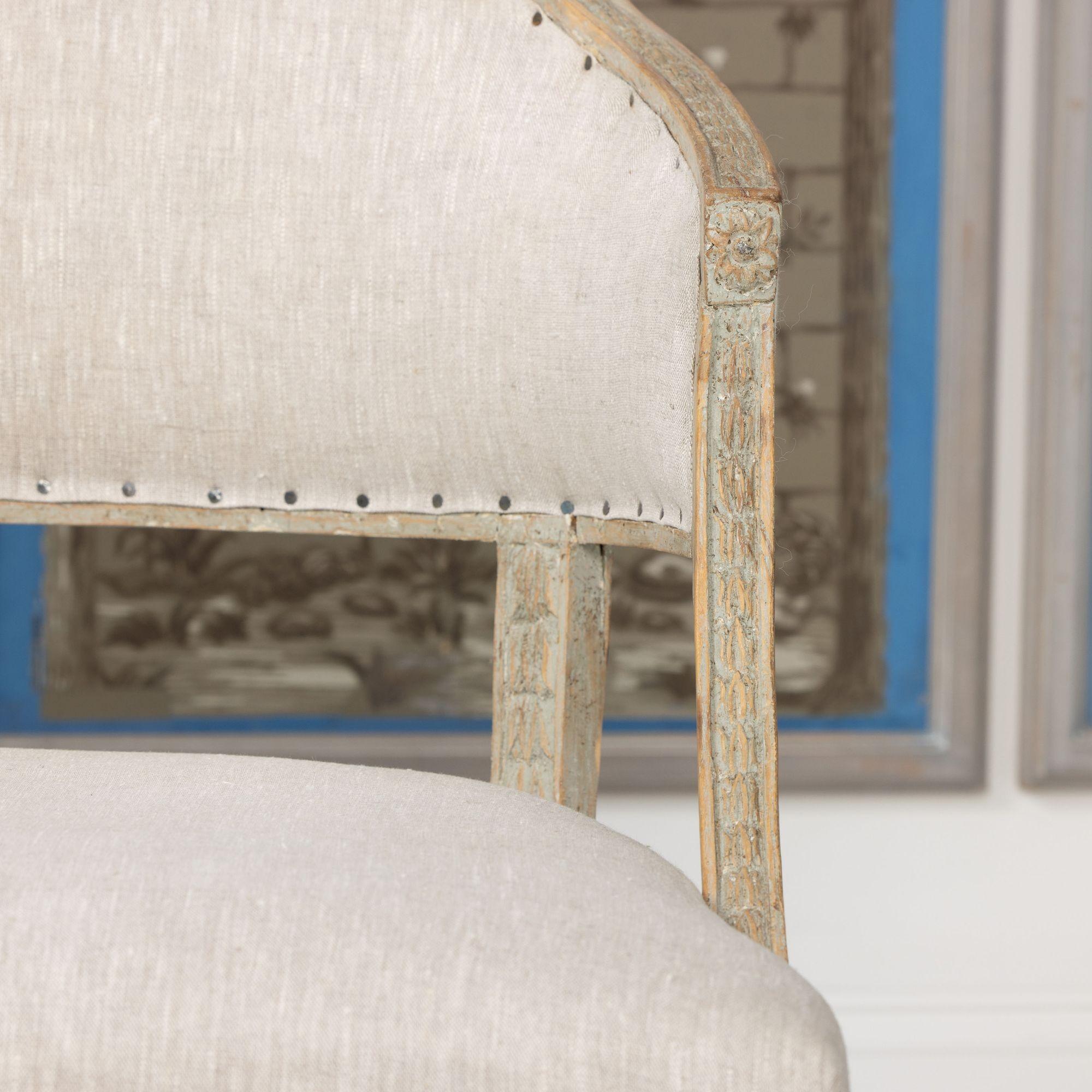 19. Jahrhundert. Schwedischer Gustavianischer Sessel mit bemalter Fassrückenlehne im Angebot 11