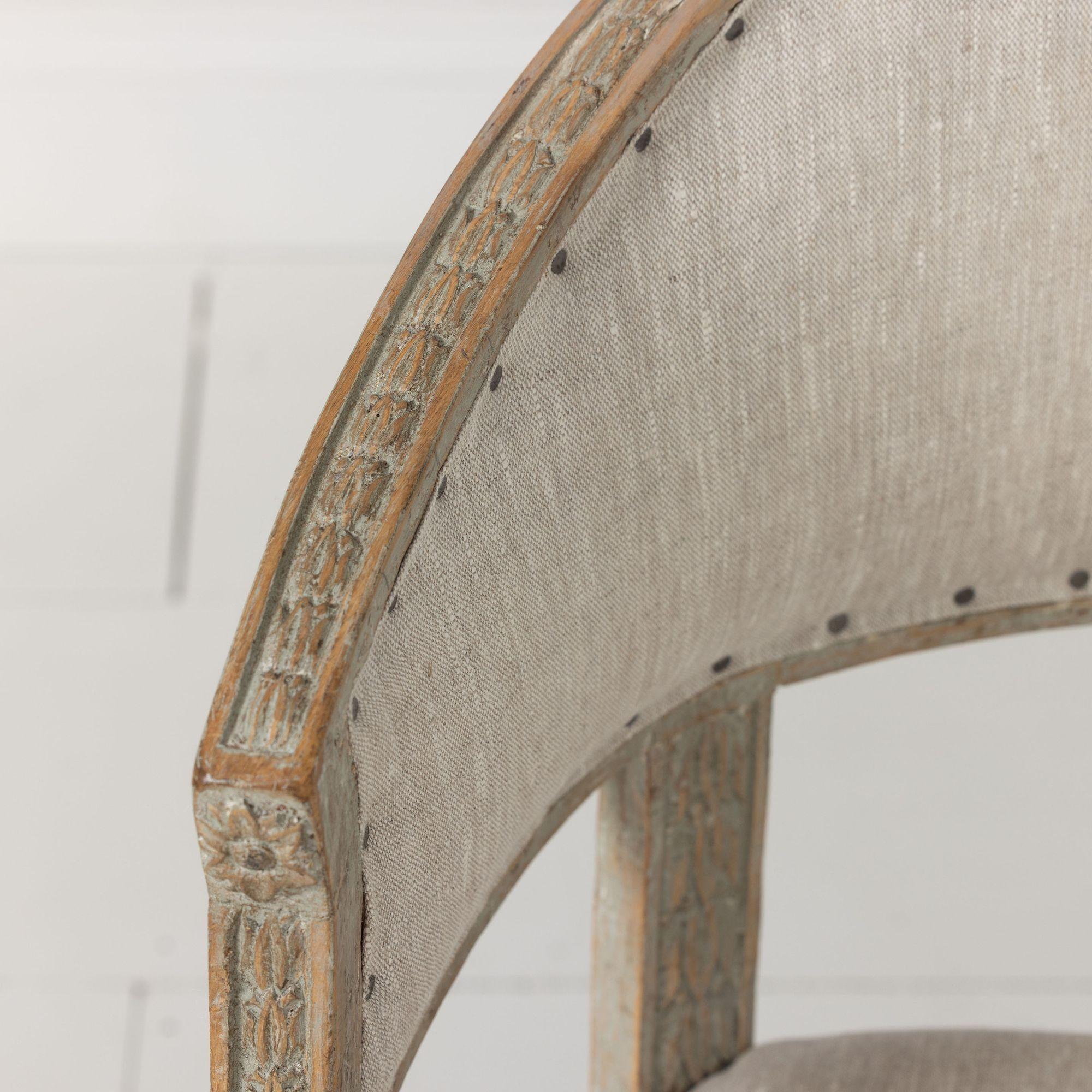 19. Jahrhundert. Schwedischer Gustavianischer Sessel mit bemalter Fassrückenlehne im Angebot 12