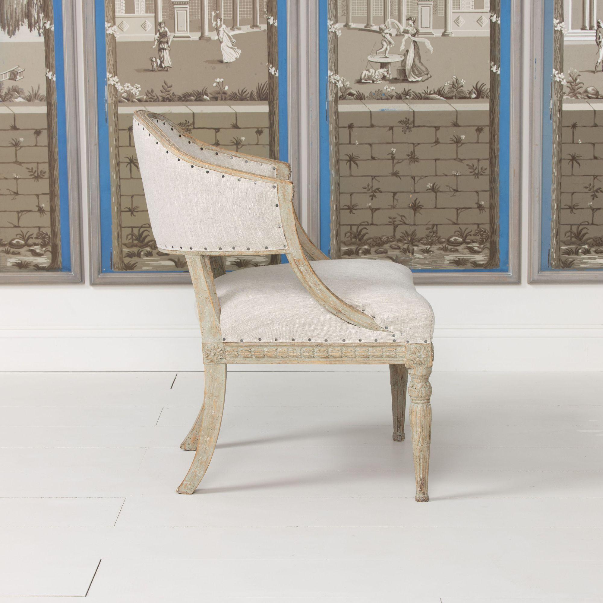 19. Jahrhundert. Schwedischer Gustavianischer Sessel mit bemalter Fassrückenlehne im Zustand „Gut“ im Angebot in Wichita, KS