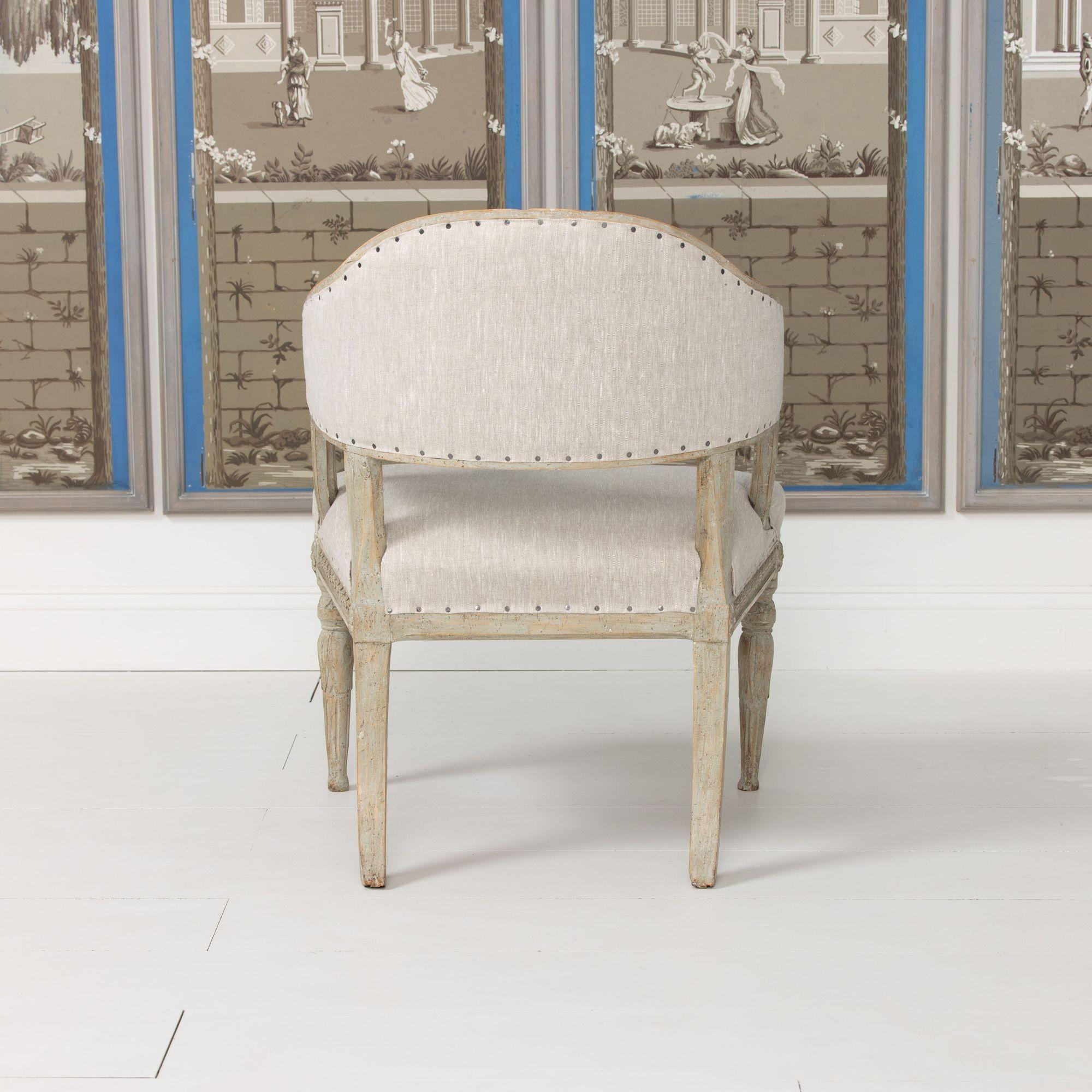 19. Jahrhundert. Schwedischer Gustavianischer Sessel mit bemalter Fassrückenlehne im Angebot 1