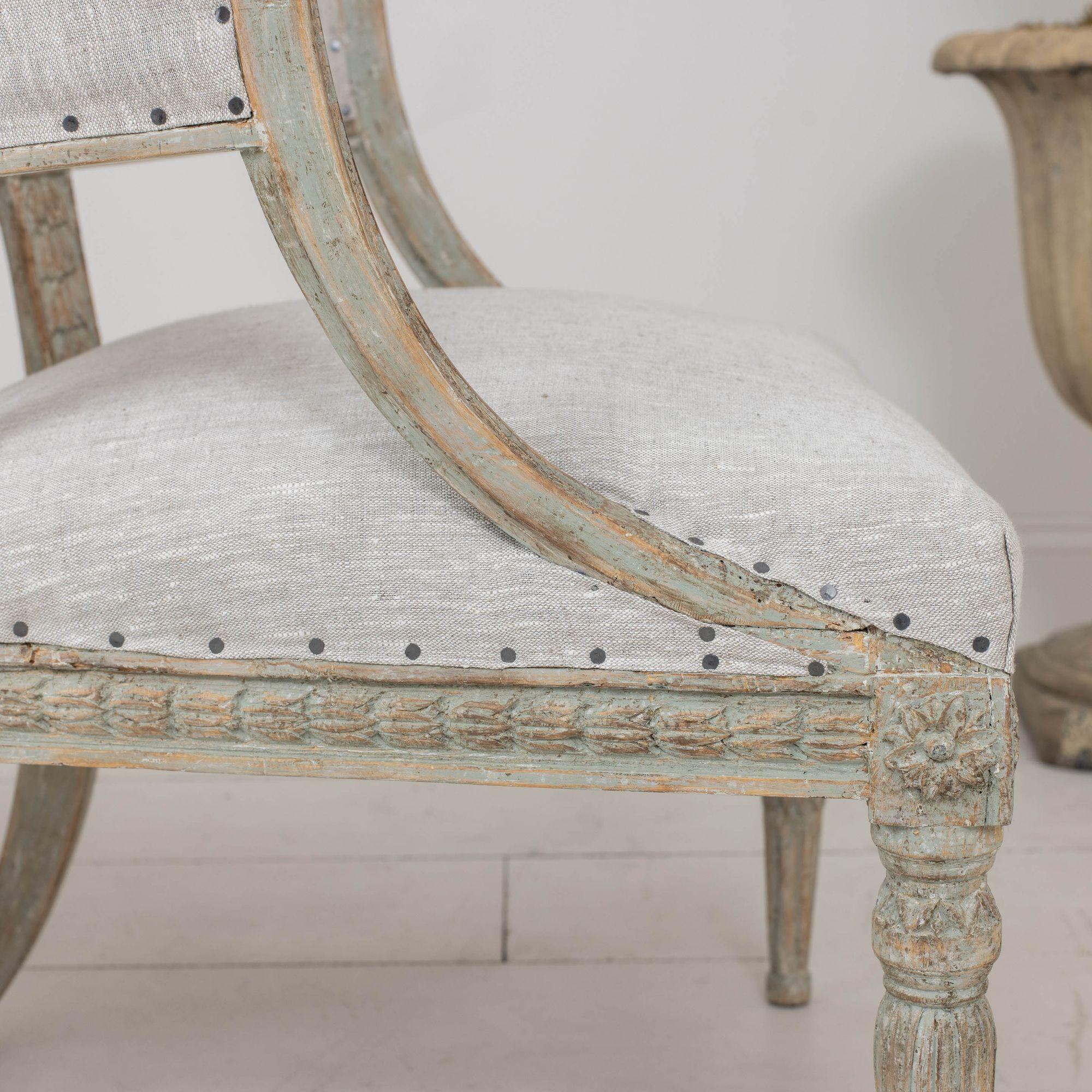 19th c. Pair of Swedish Gustavian Painted Barrel Back Armchairs For Sale 11