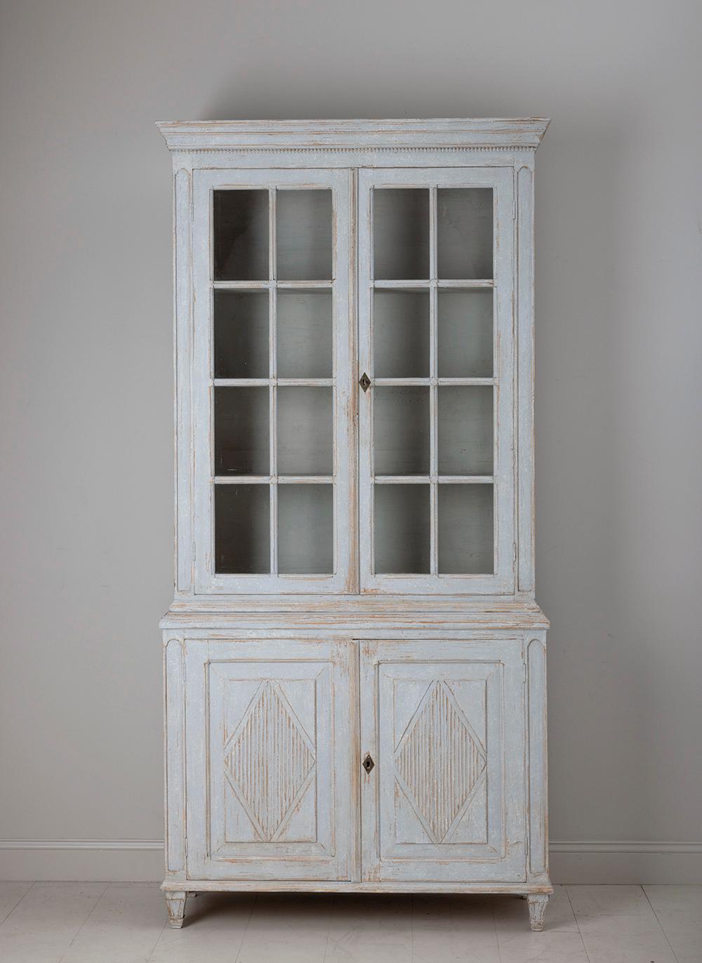 Hand-Carved Swedish Painted Vitrine Cabinet, 19th c. Late Gustavian