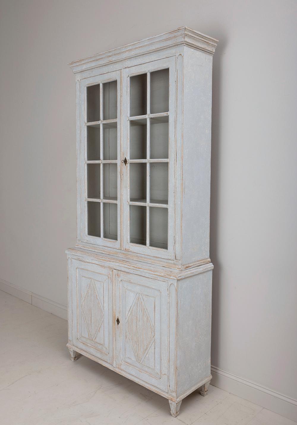 Swedish Painted Vitrine Cabinet, 19th c. Late Gustavian In Excellent Condition In Wichita, KS