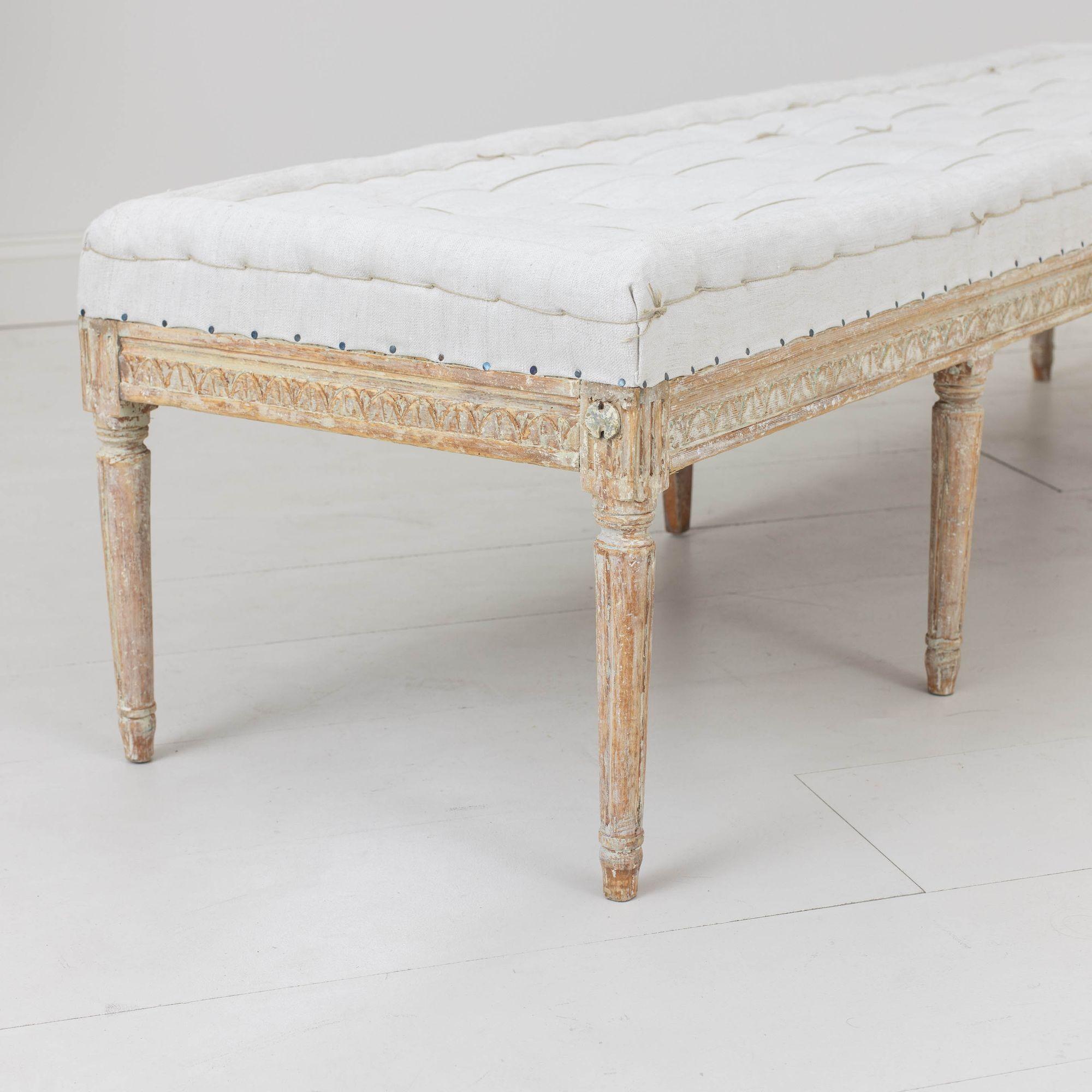 19th c. Swedish Gustavian Period Bench or Footstool in Original Paint In Excellent Condition In Wichita, KS