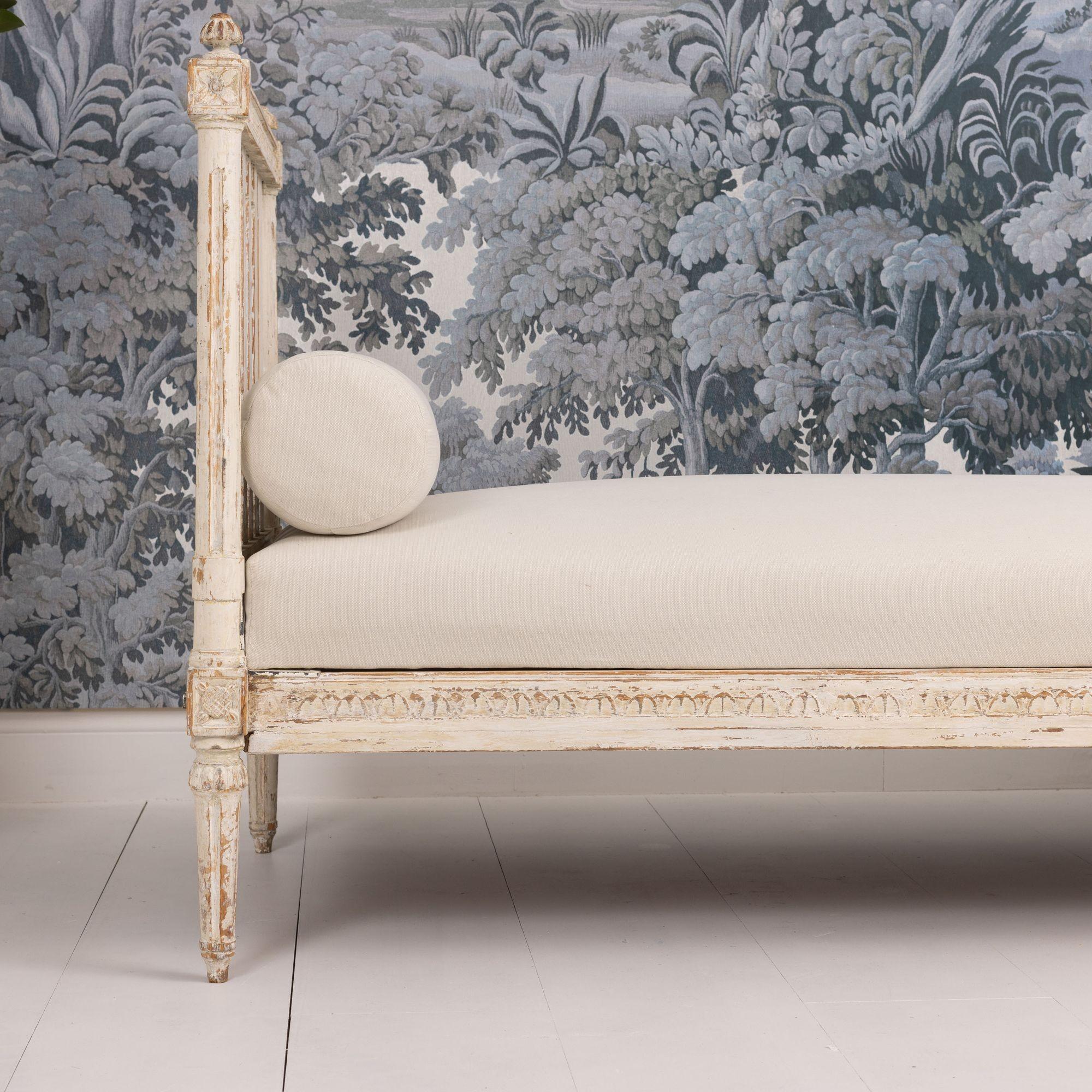 19th c. Swedish Gustavian Period Daybed / Bench in Original Paint 5