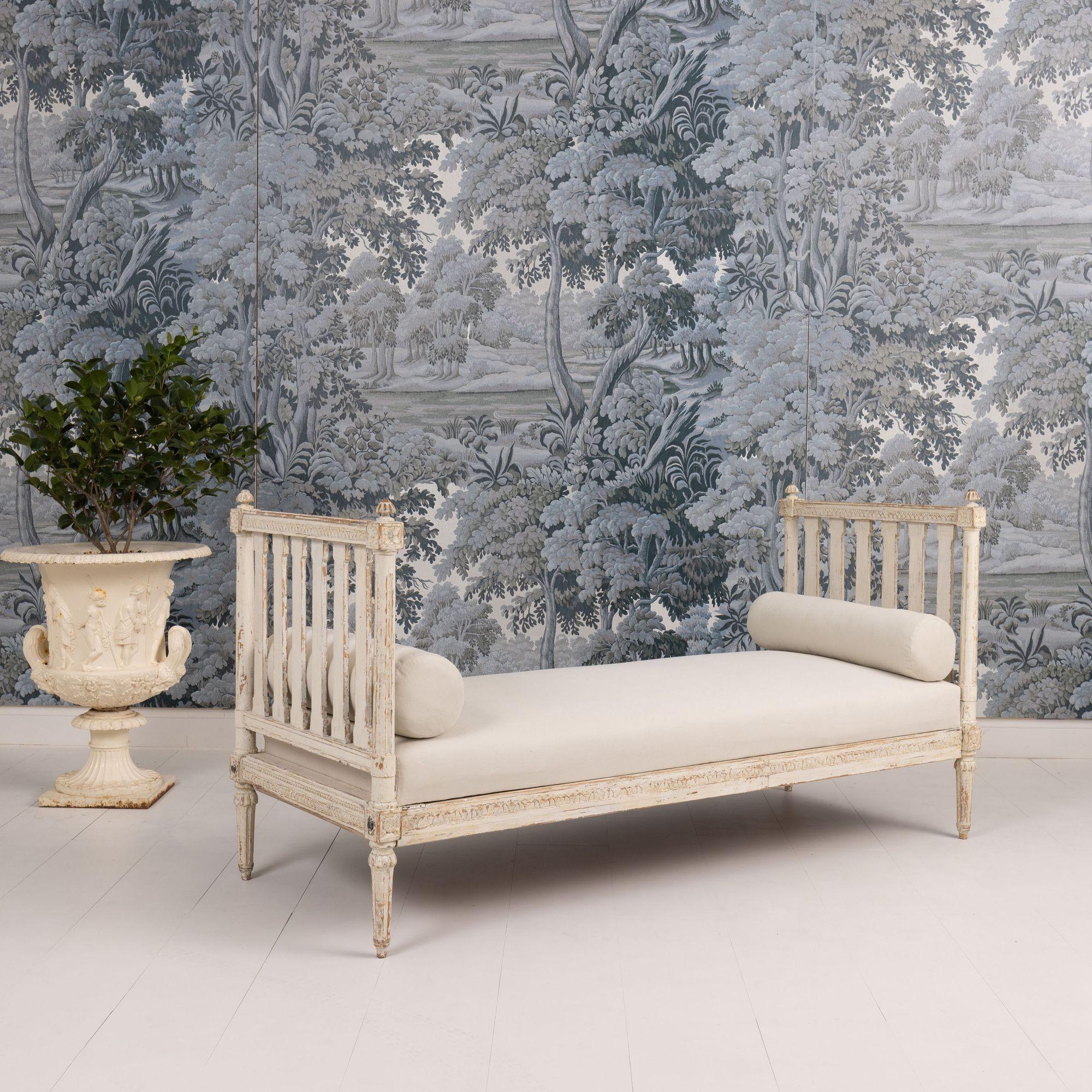 19th c. Swedish Gustavian Period Daybed / Bench in Original Paint 9