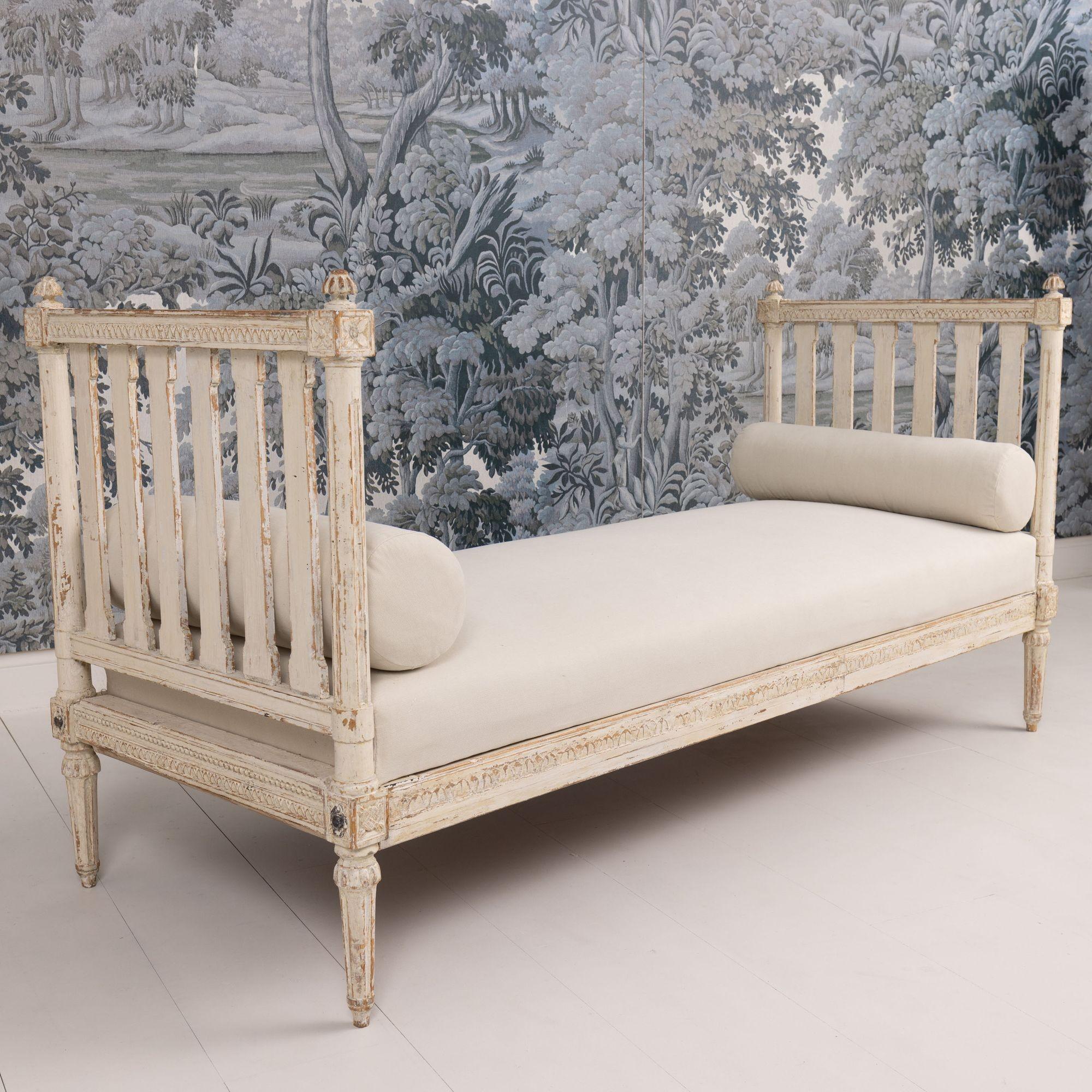 19th c. Swedish Gustavian Period Daybed / Bench in Original Paint 10