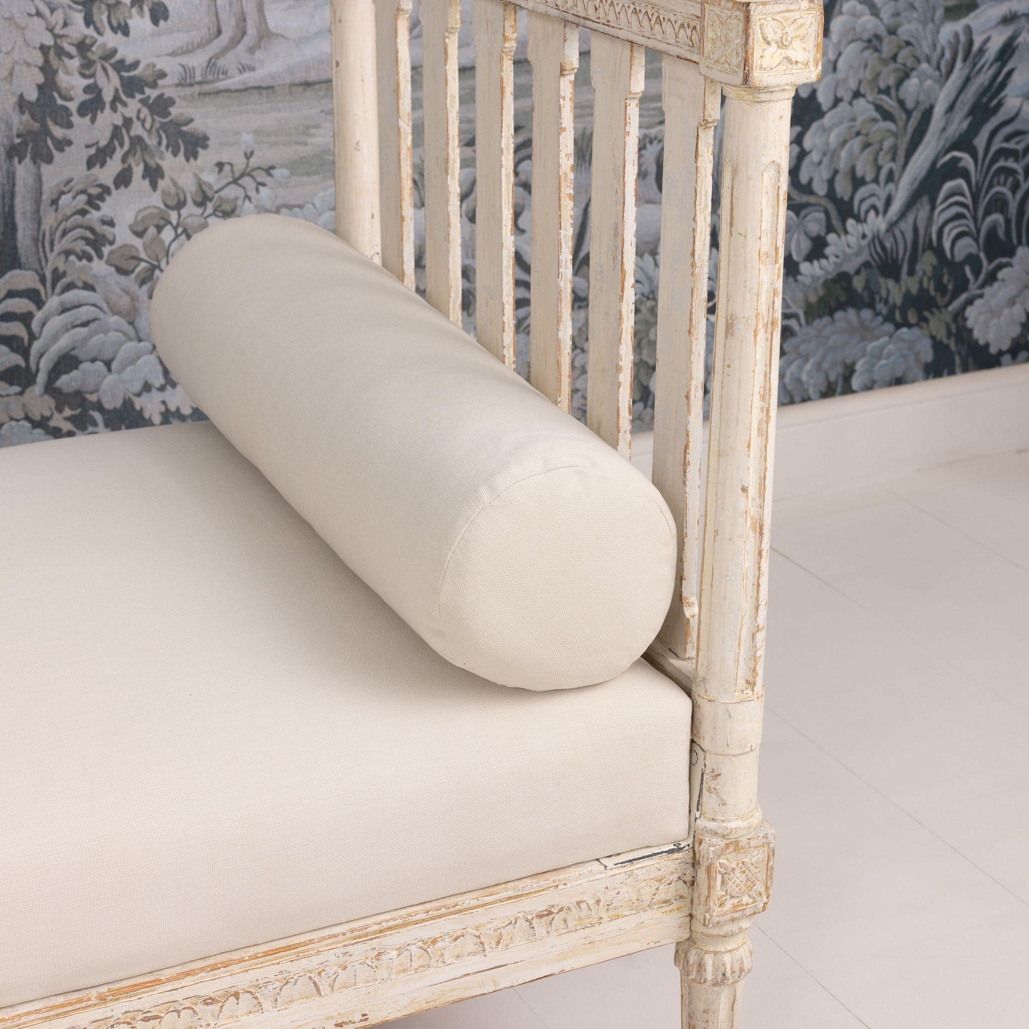 19th c. Swedish Gustavian Period Daybed / Bench in Original Paint 11