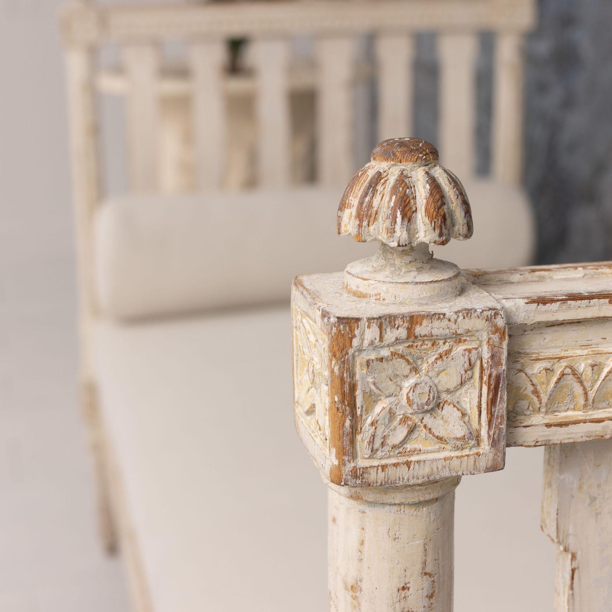 19th c. Swedish Gustavian Period Daybed / Bench in Original Paint In Good Condition In Wichita, KS