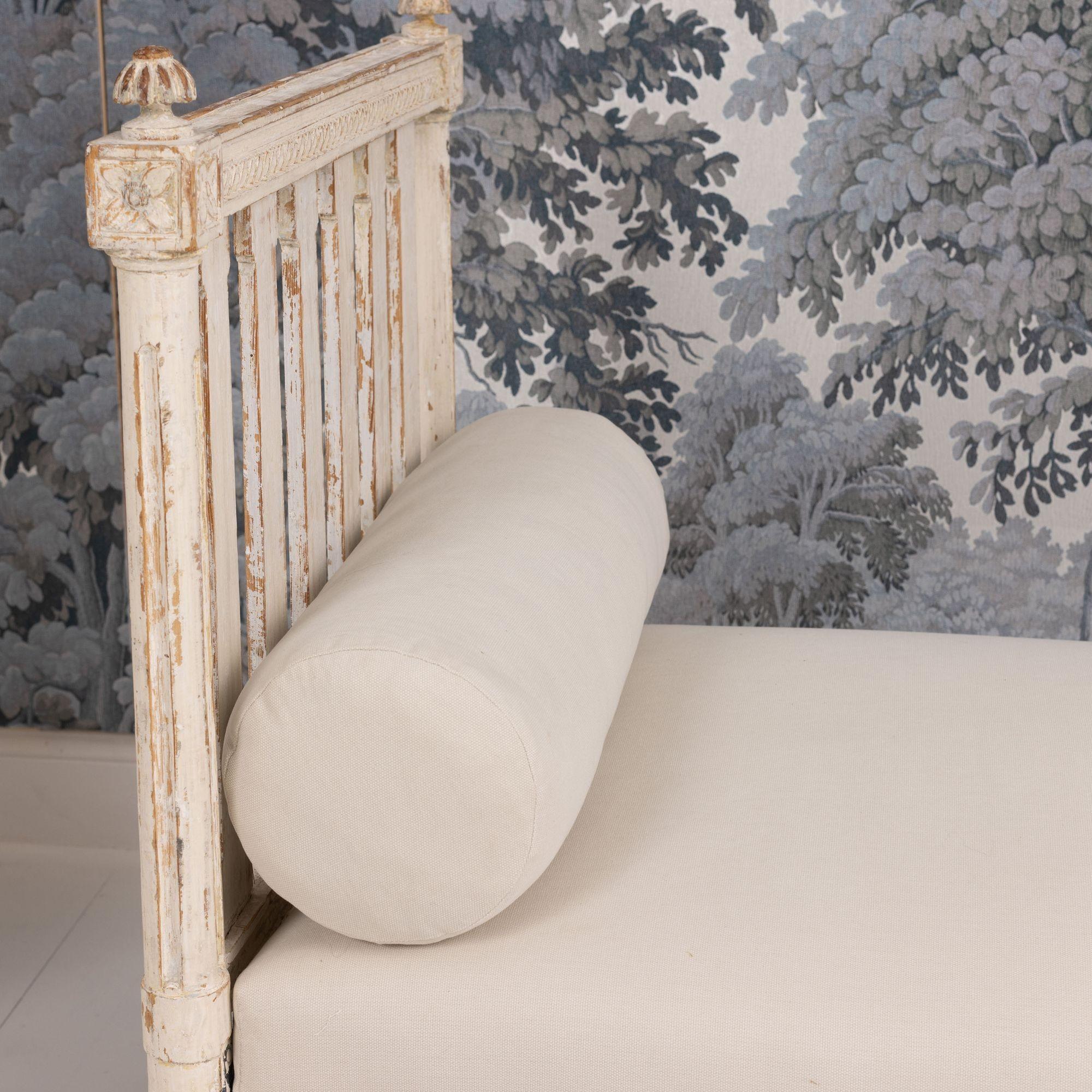 19th c. Swedish Gustavian Period Daybed / Bench in Original Paint 2