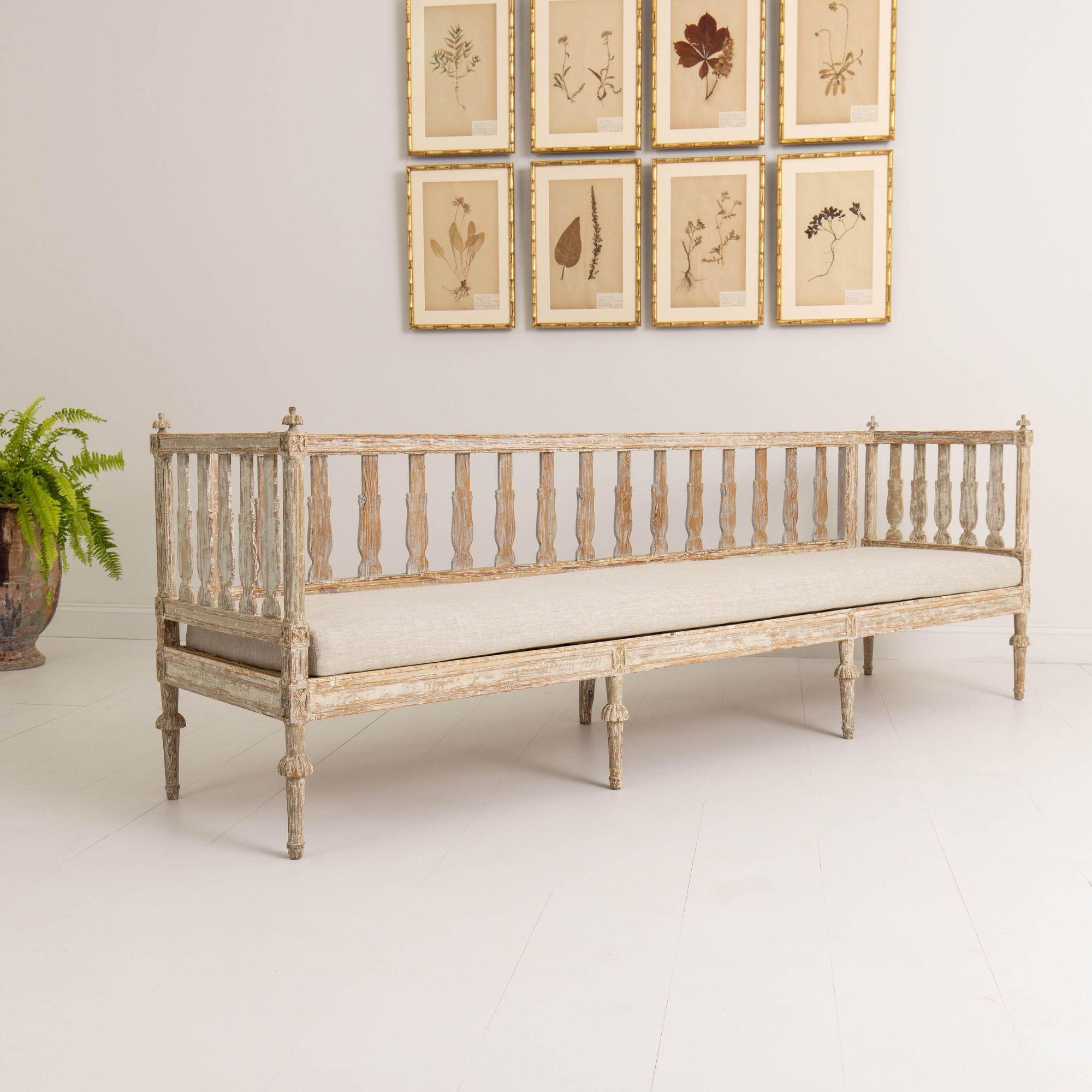 19th c. Swedish Gustavian Period Sofa Bench in Original Paint For Sale 7