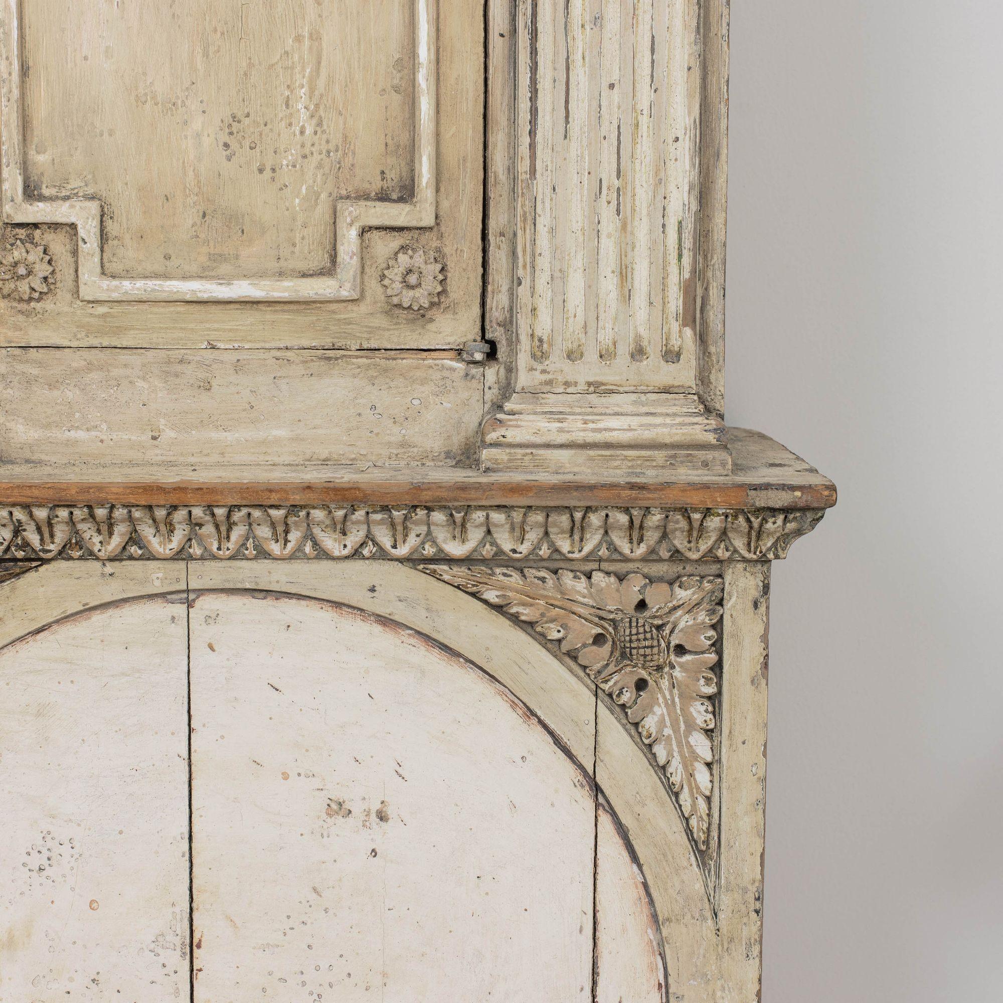 19th c. Swedish Gustavian Pilaster Cupboard in Original Paint 4