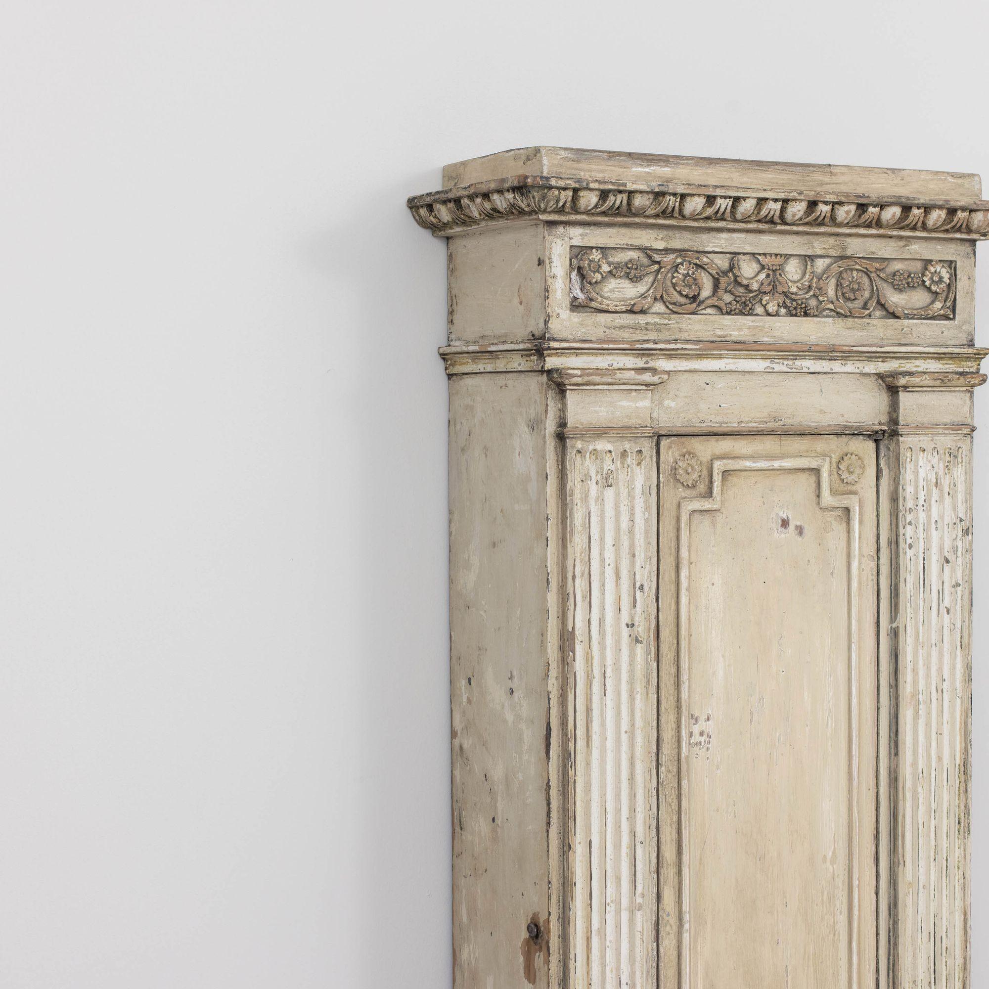 19th c. Swedish Gustavian Pilaster Cupboard in Original Paint 9
