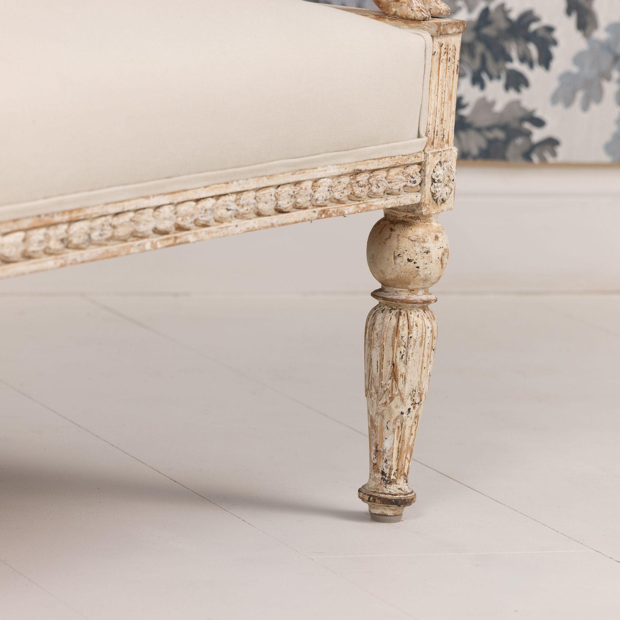 19th c. Swedish Gustavian Sofa Bench with Griffins in Original Paint 8