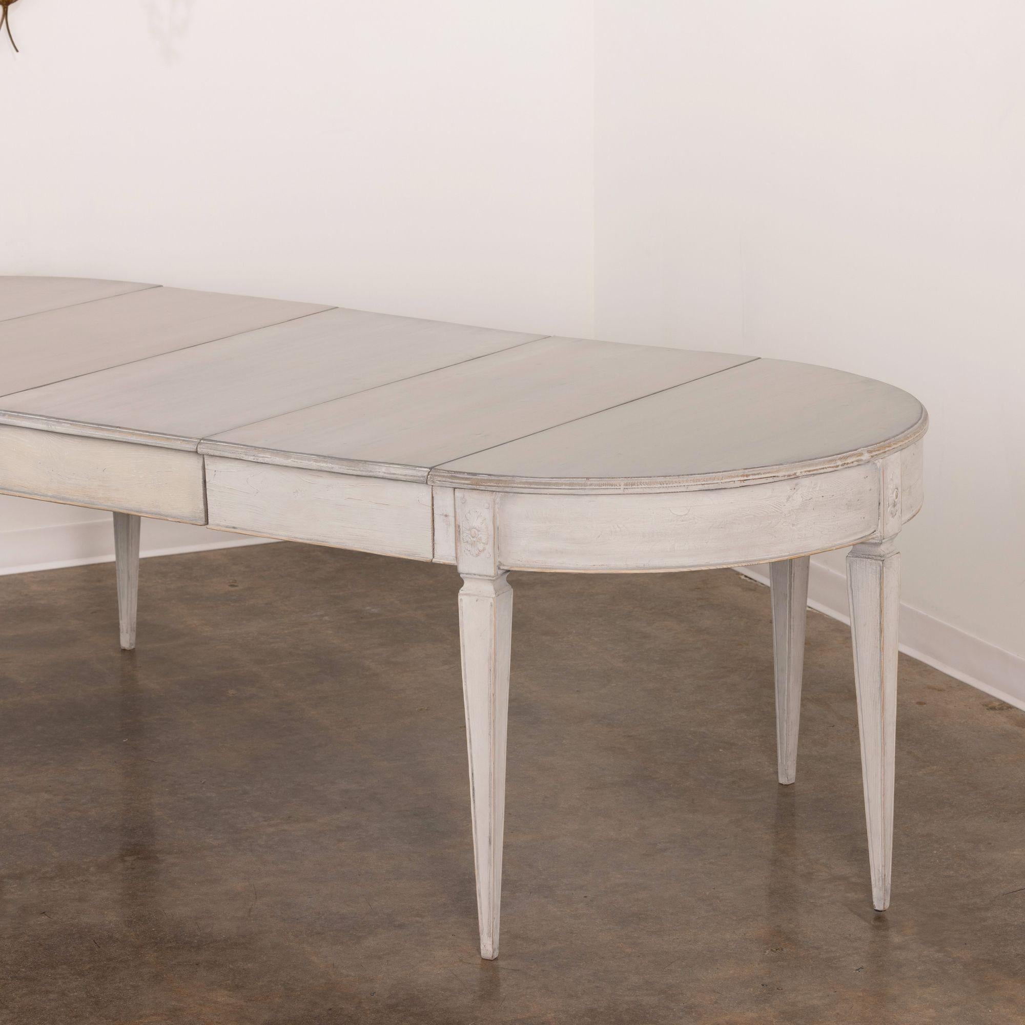 19th c. Swedish Gustavian Style Extension Table with Three Leaves 5