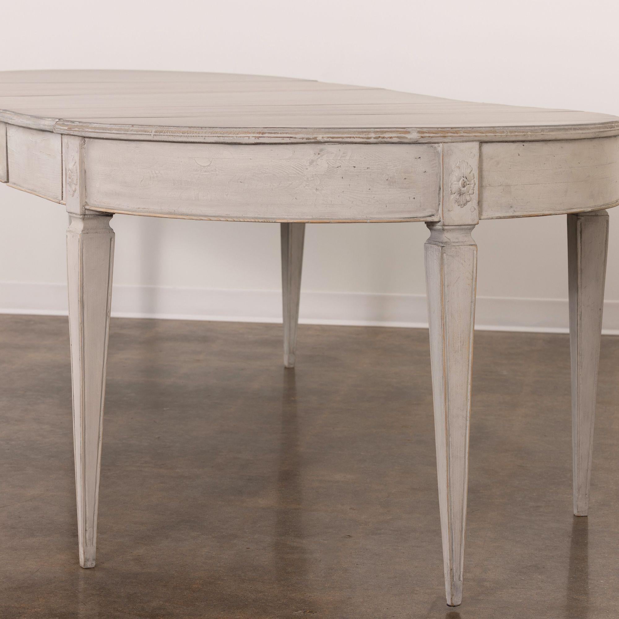 19th c. Swedish Gustavian Style Extension Table with Three Leaves 2