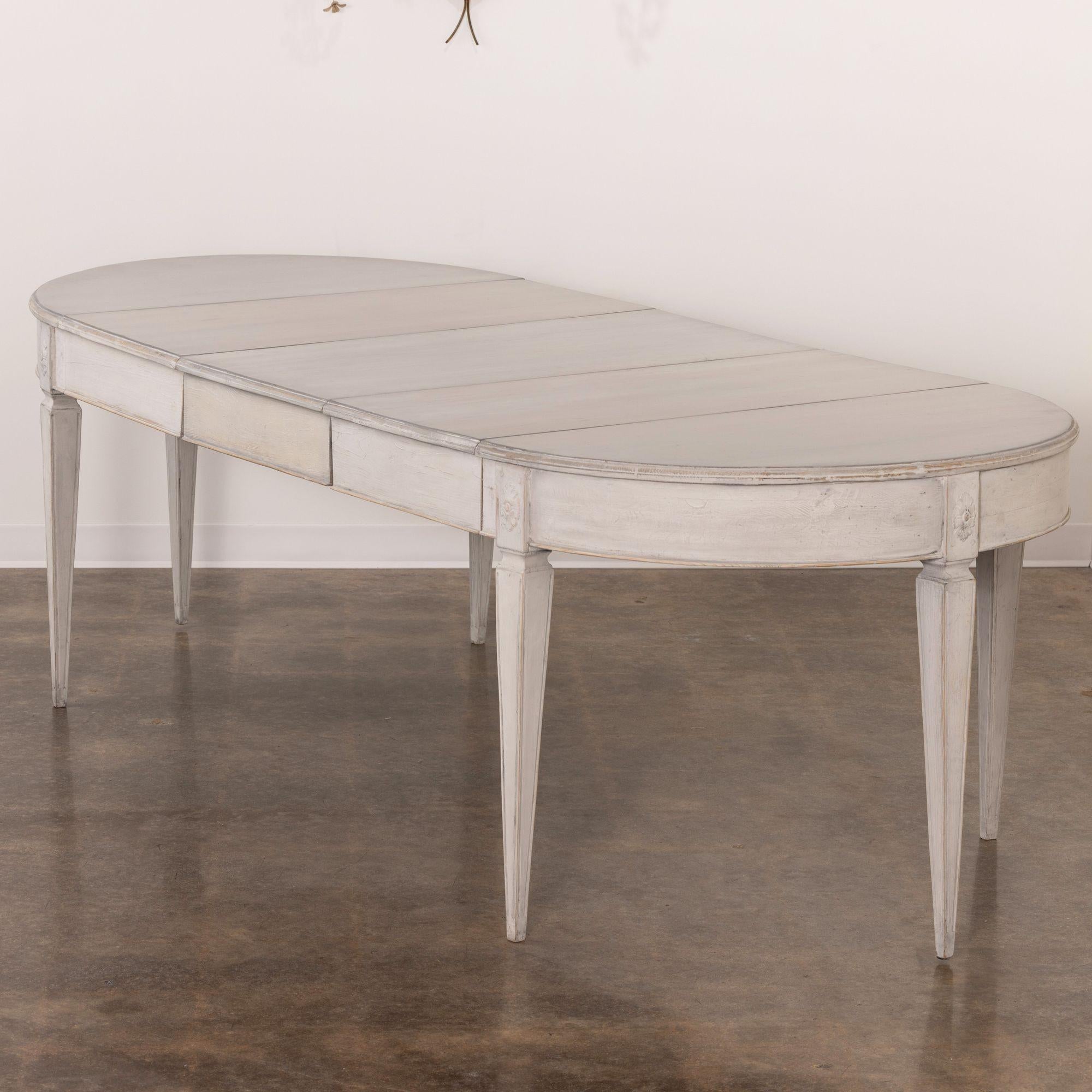 19th c. Swedish Gustavian Style Extension Table with Three Leaves 3