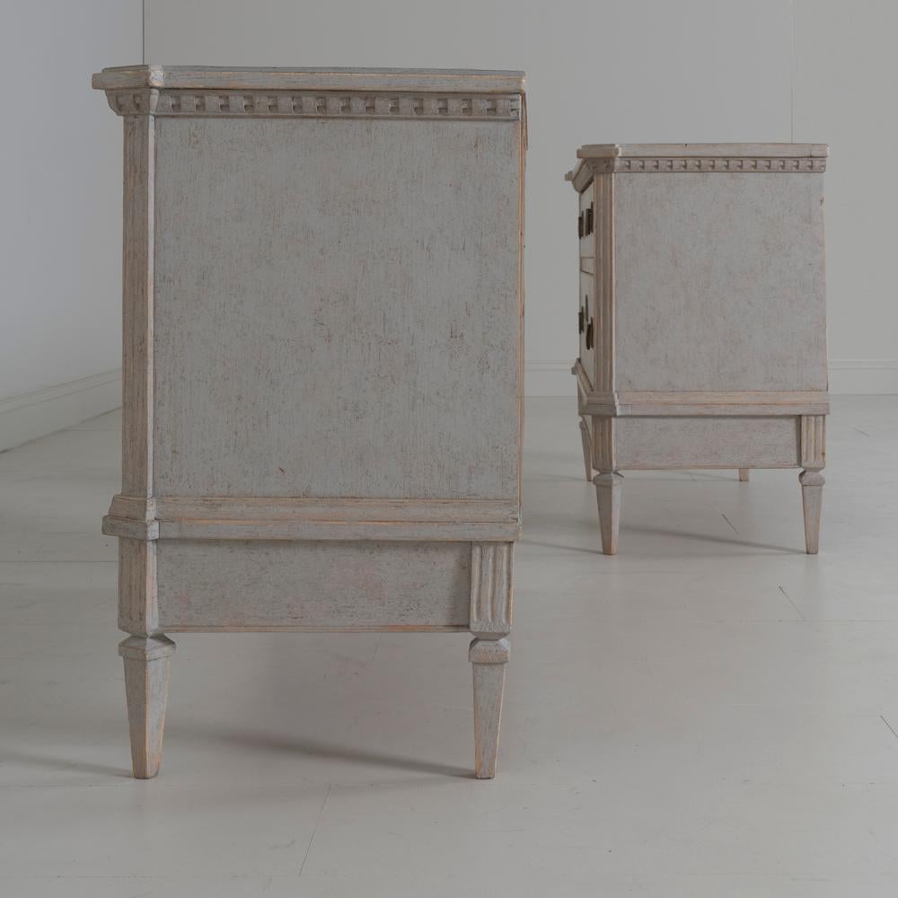 19th Century Swedish Gustavian Style Pair of Bedside Chests 6