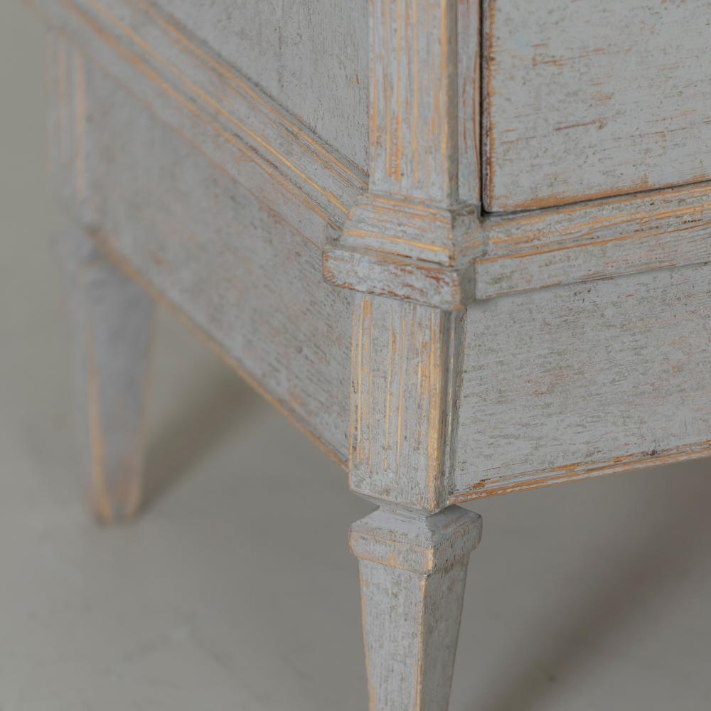19th Century Swedish Gustavian Style Pair of Bedside Chests 1
