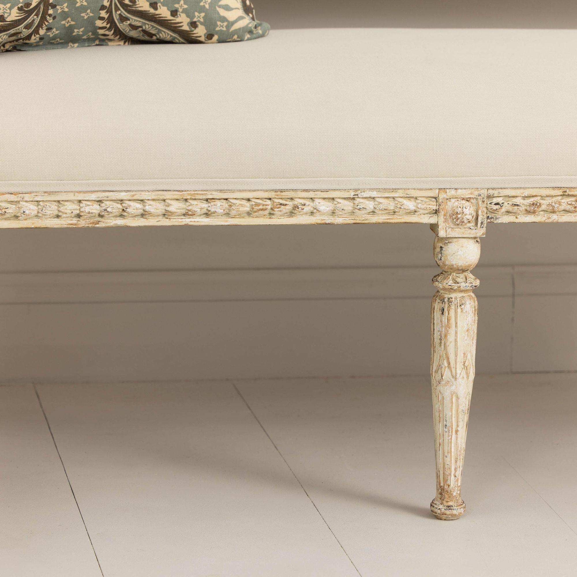 19th c. Swedish Gustavian Sofa or Settee with Lion Heads in Original Paint For Sale 9