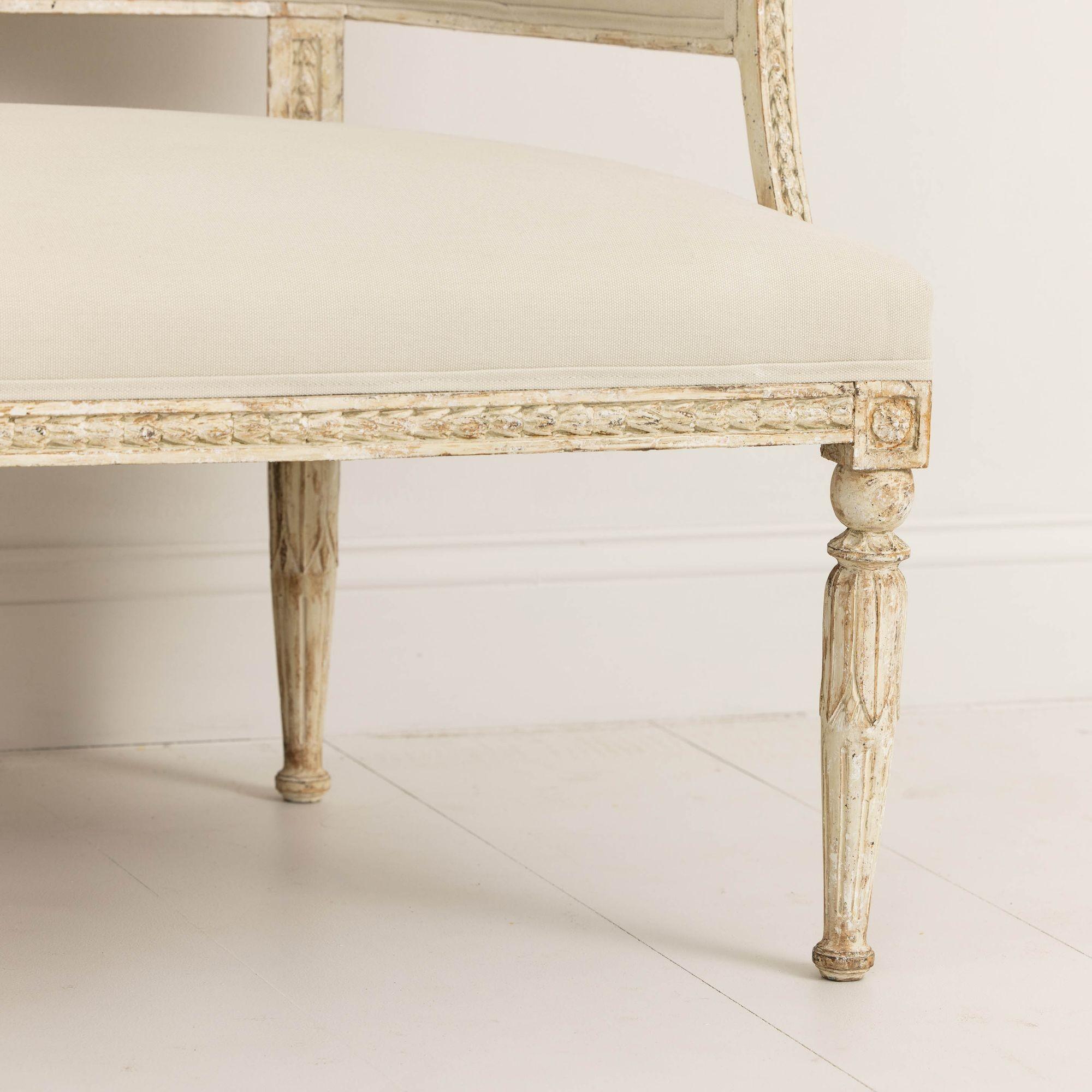19th c. Swedish Gustavian Sofa or Settee with Lion Heads in Original Paint For Sale 12