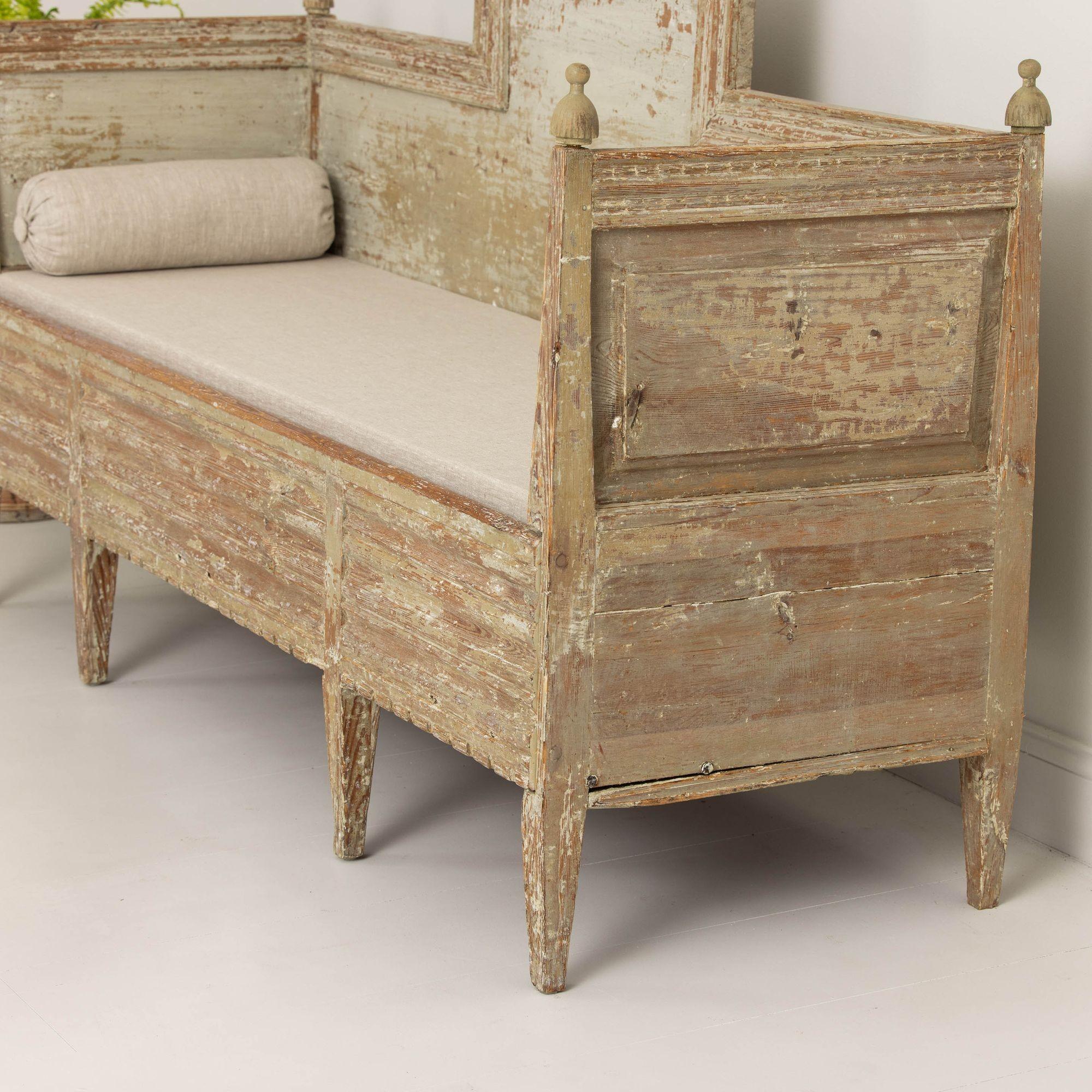 19th c. Swedish Late Gustavian Sofa Bench in Original Paint For Sale 11