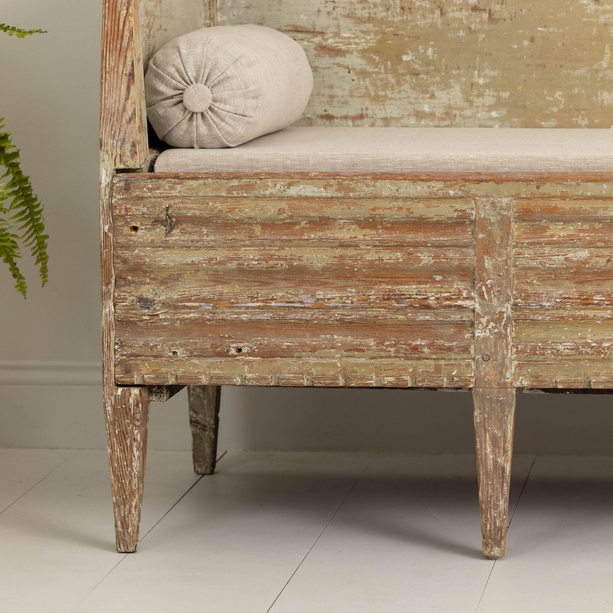 19th c. Swedish Late Gustavian Sofa Bench in Original Paint For Sale 1