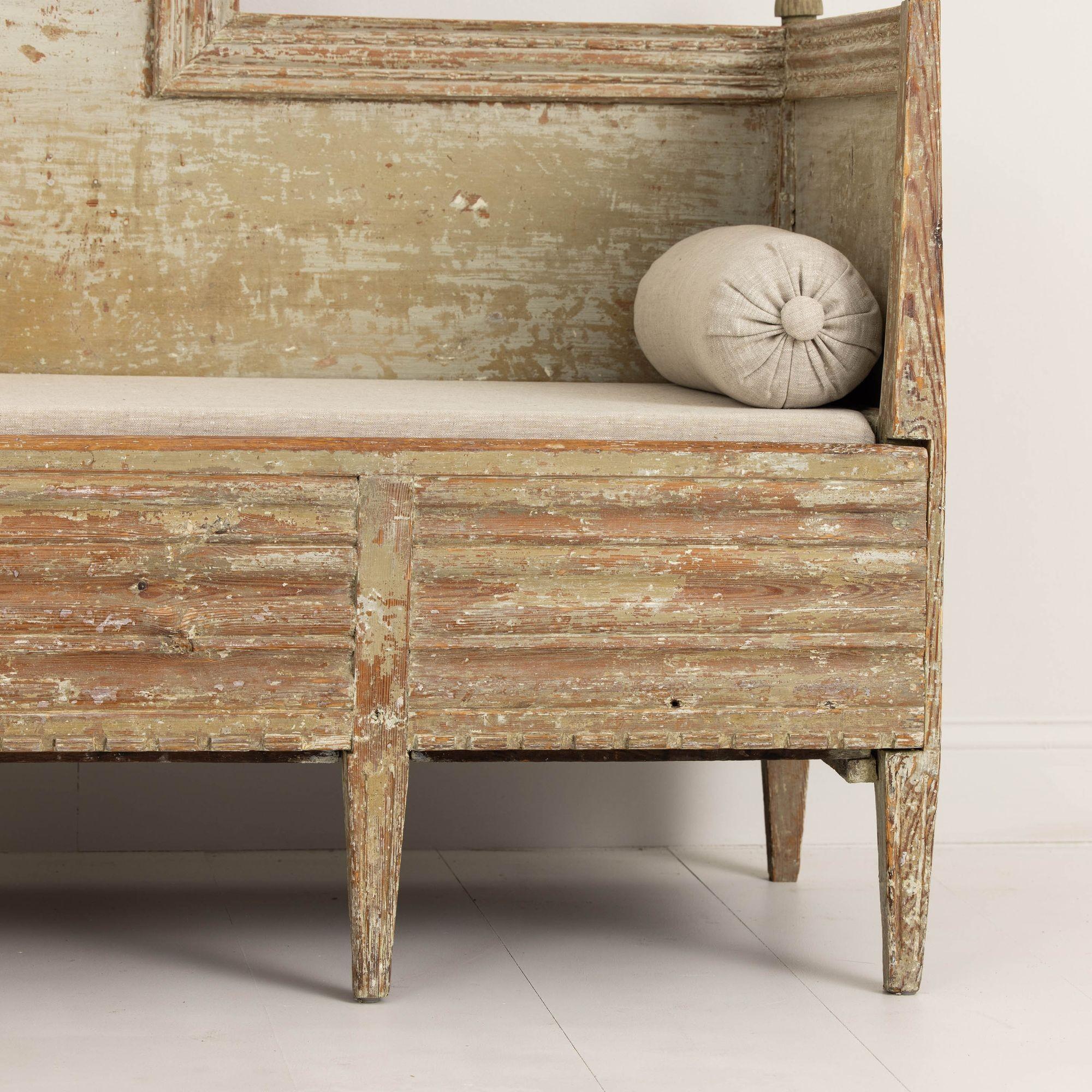 19th c. Swedish Late Gustavian Sofa Bench in Original Paint For Sale 2