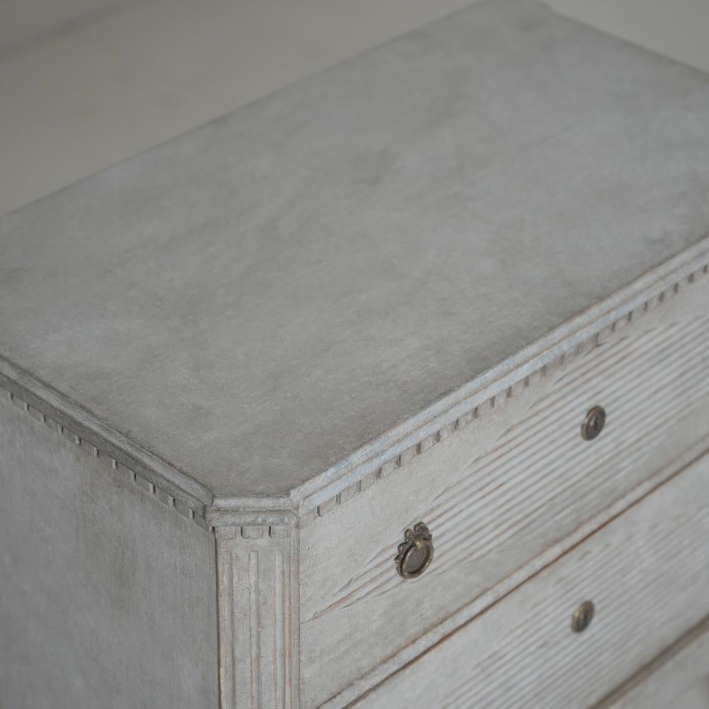 Swedish Pair of Gustavian Style Bedside Chests 1