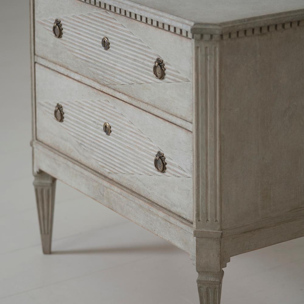 Swedish Pair of Gustavian Style Bedside Chests 4