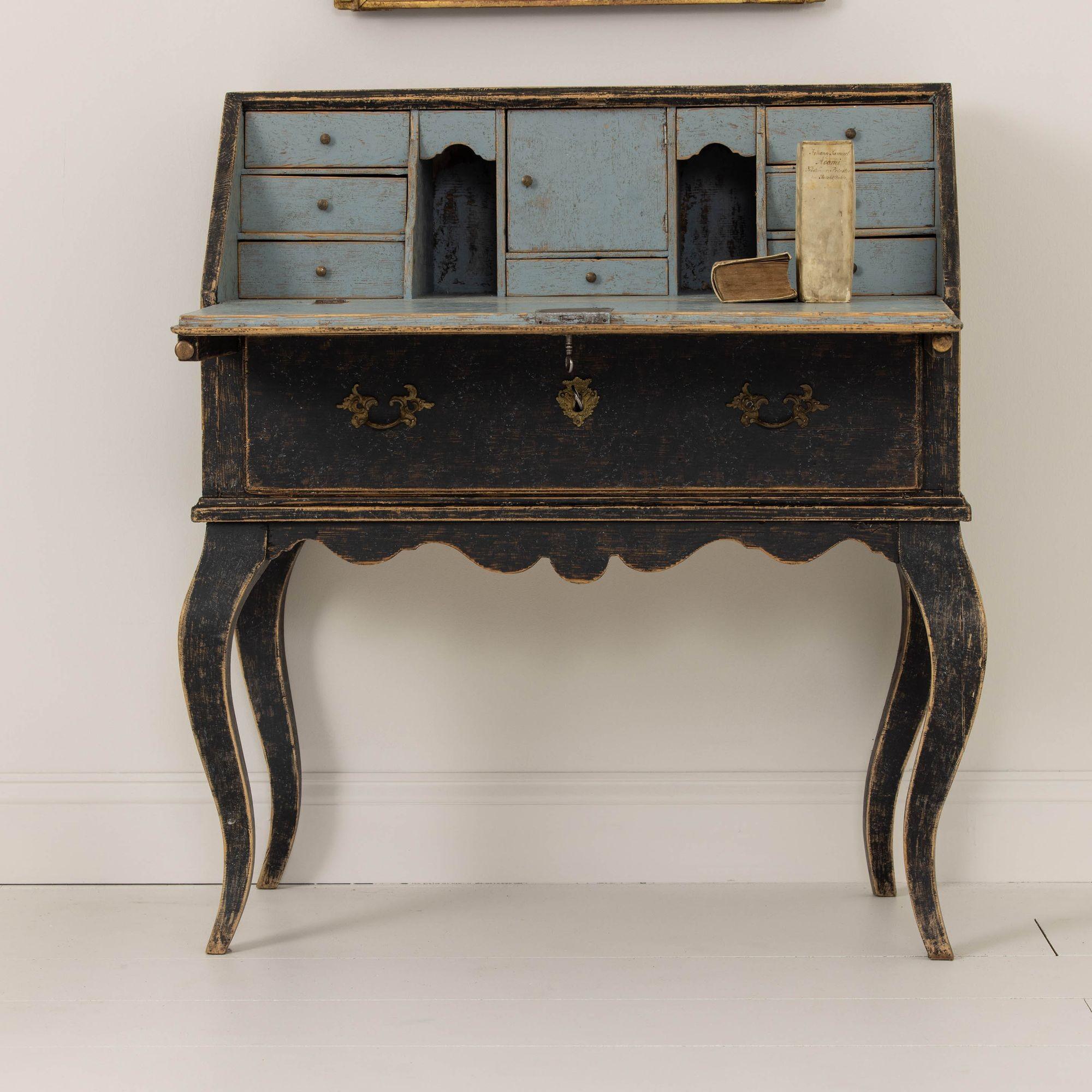19th c. Swedish Rococo Painted Fall Front Desk For Sale 5