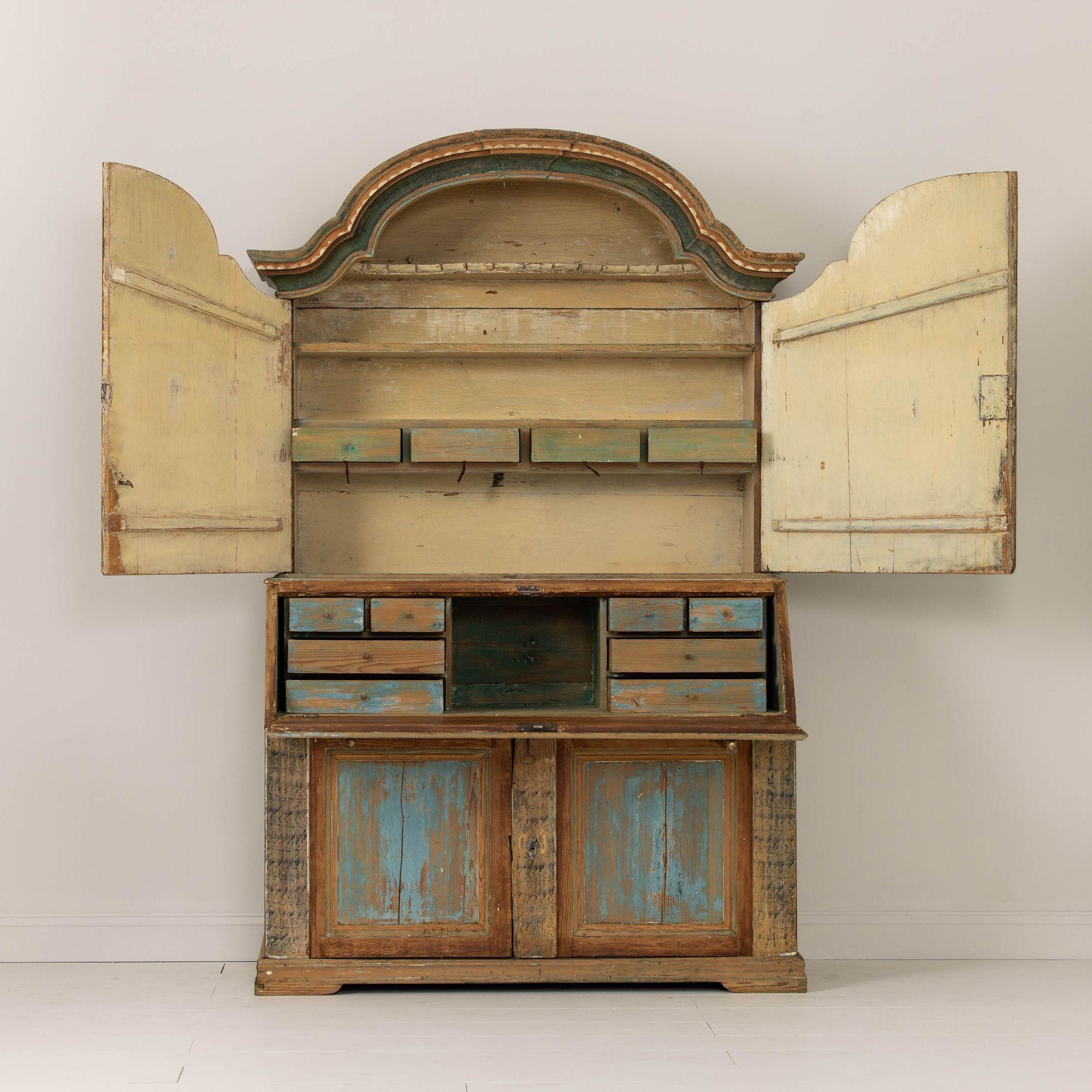 19th c. Swedish Rococo Secretary with Library in Original Paint For Sale 8