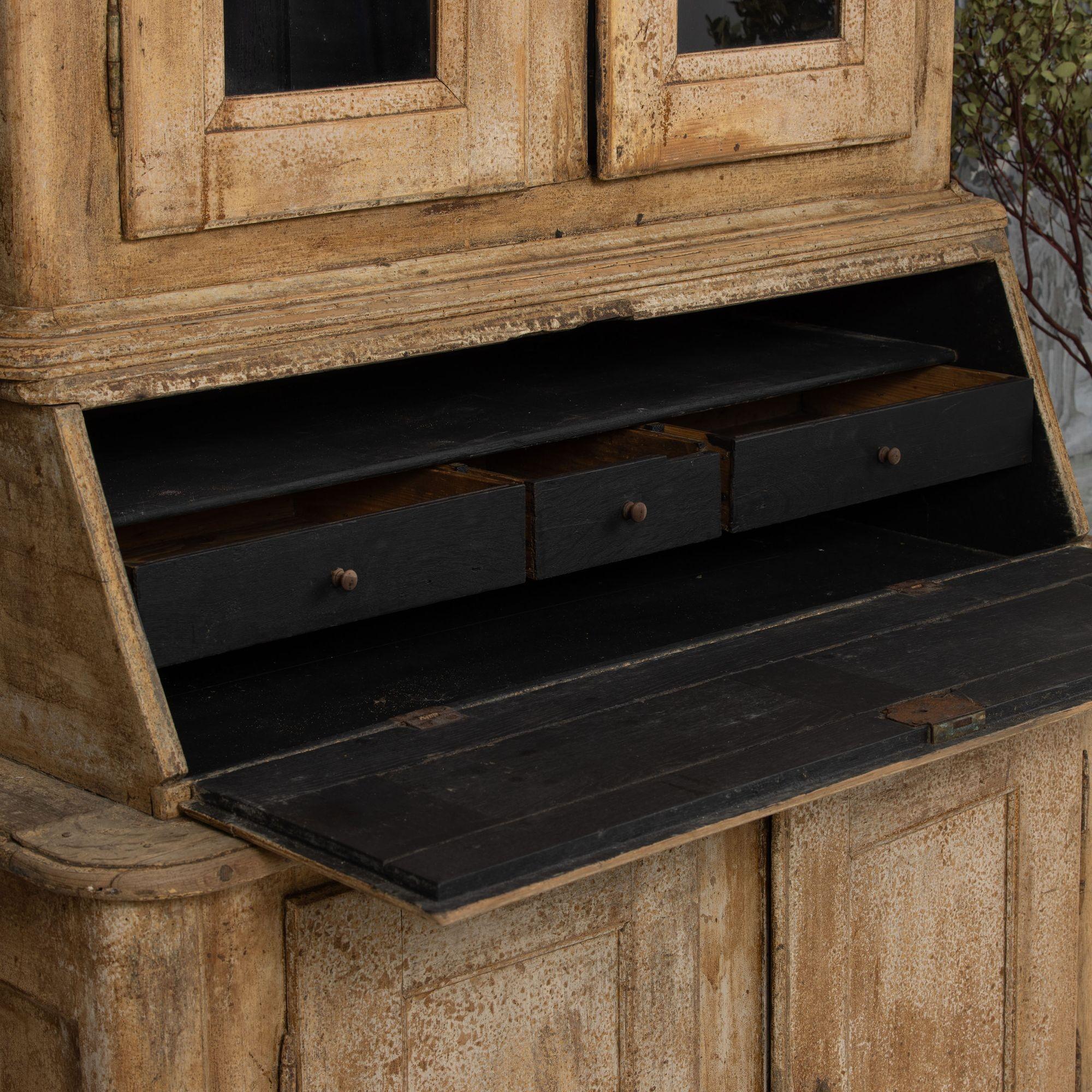 19th c. Swedish Secretary with Vitrine Library in Original Paint For Sale 5