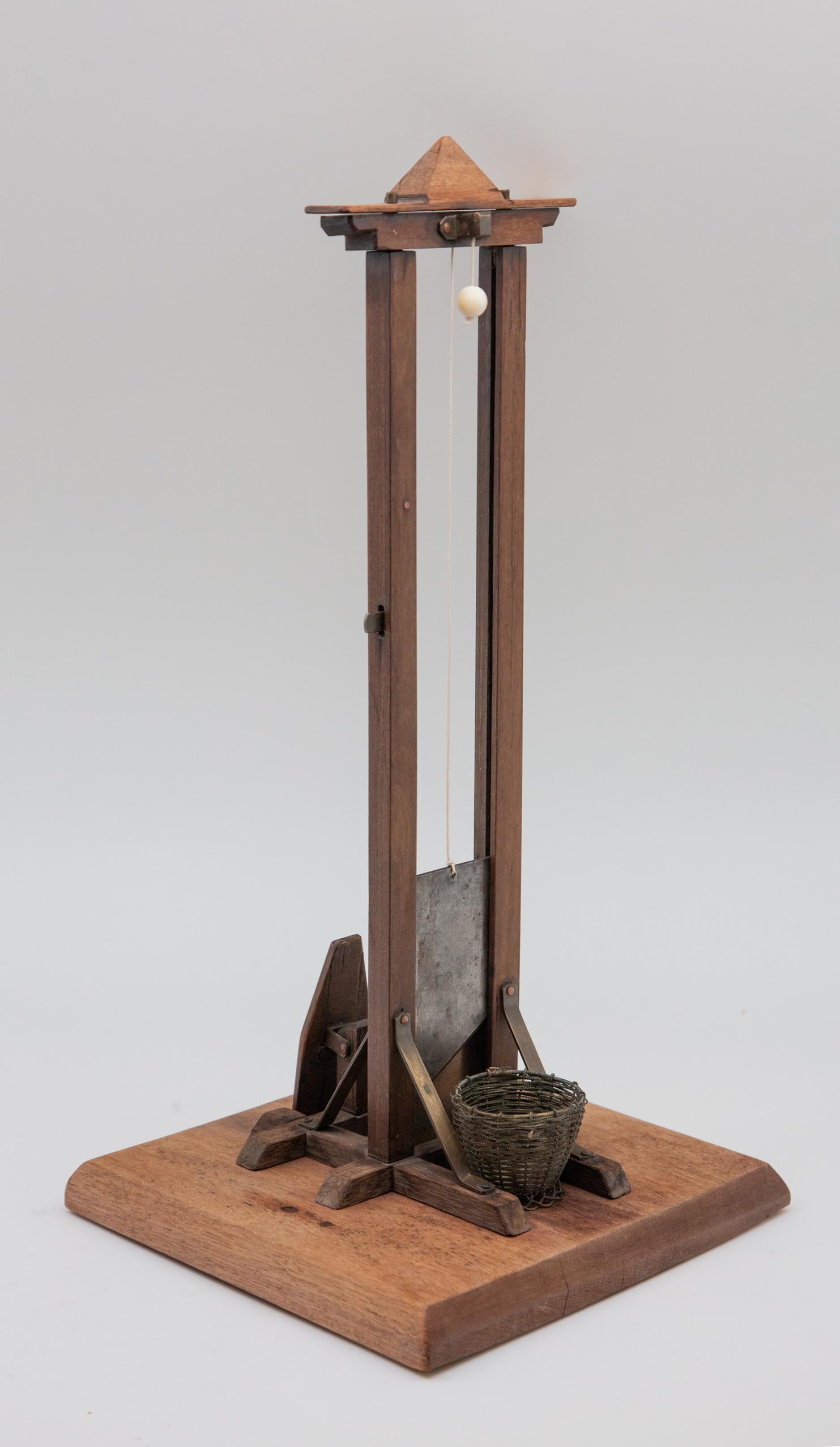 guillotine miniature