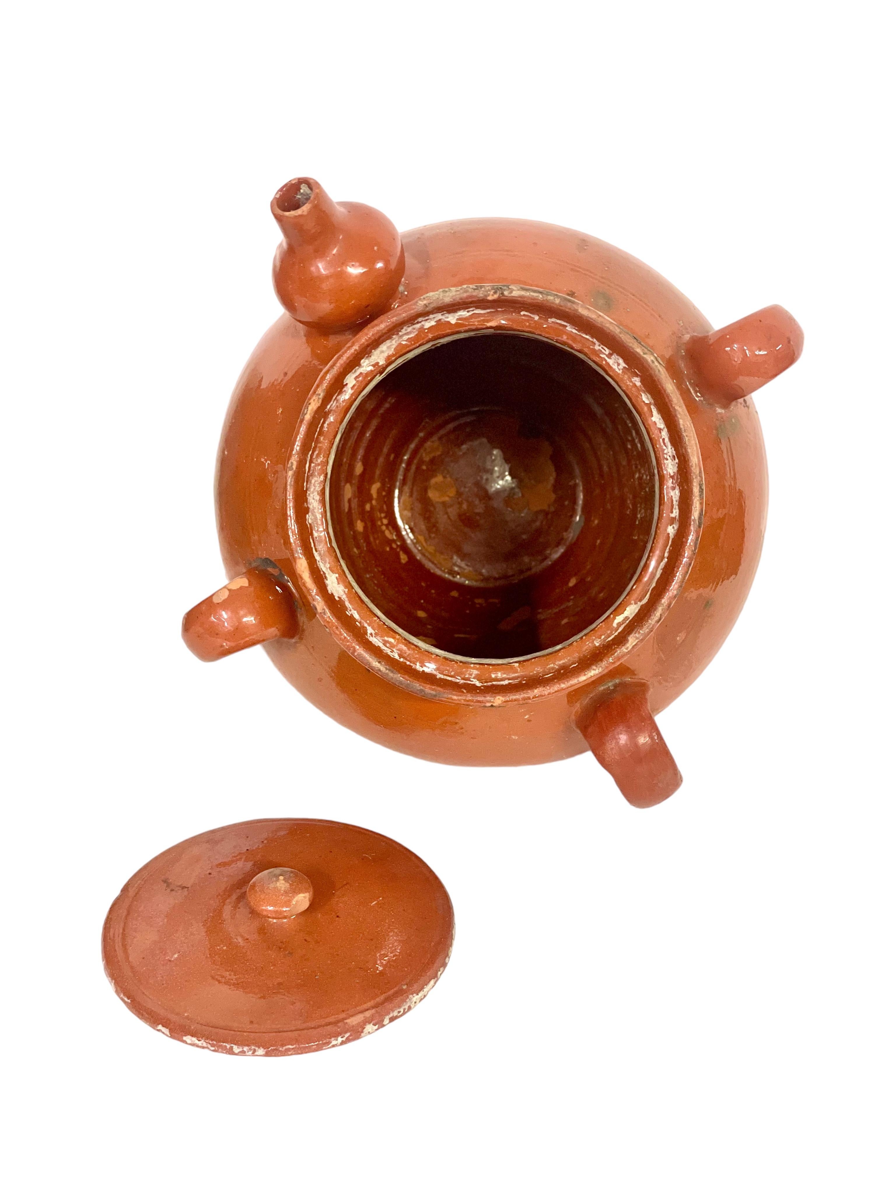 19th C. Large Terracotta Walnut Oil Jar with its Lid For Sale 4