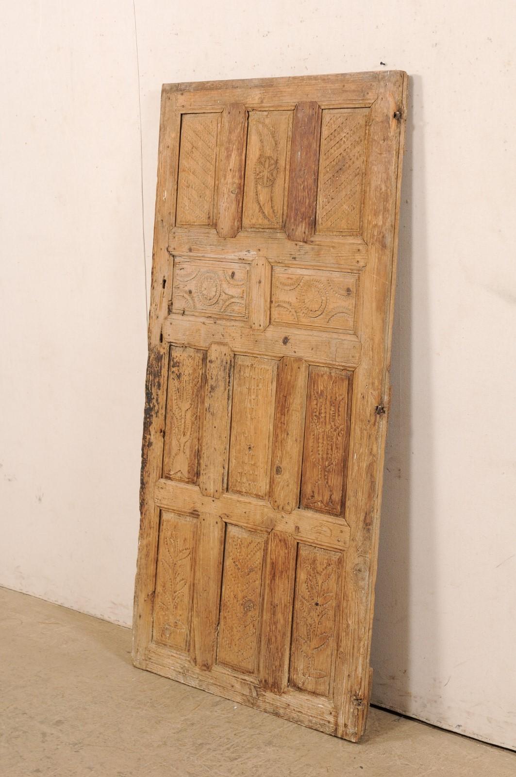 Porte à panneaux en bois turc du 19ème siècle, d'environ 5,5 pieds de haut en vente 2