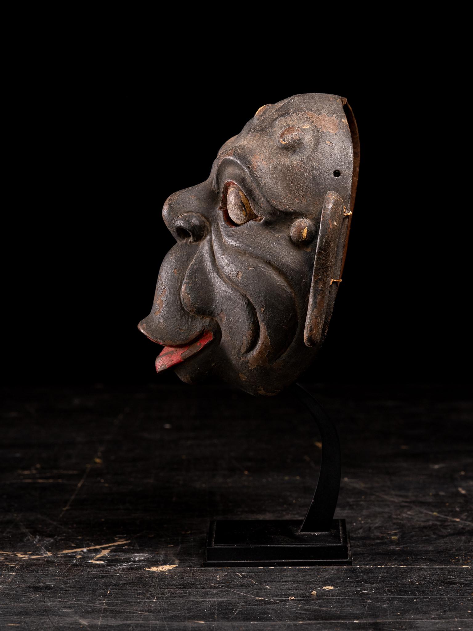 19th Century Unusual Balinese Hanuman Mask in Polychromed Light Wood In Good Condition For Sale In Leuven , BE
