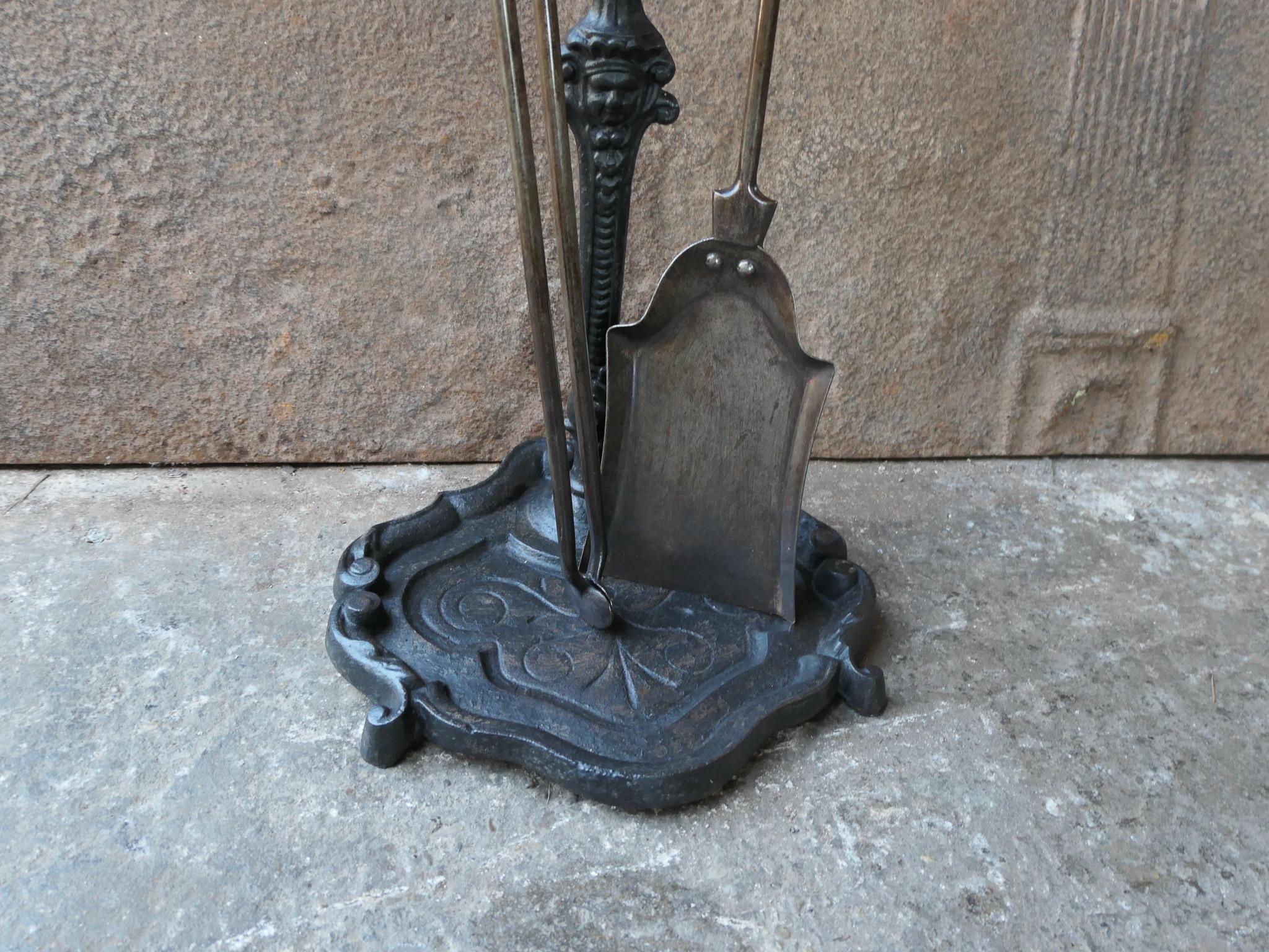 XIXe siècle A.I.C. C. Victorian Fireplace Companion Set en vente