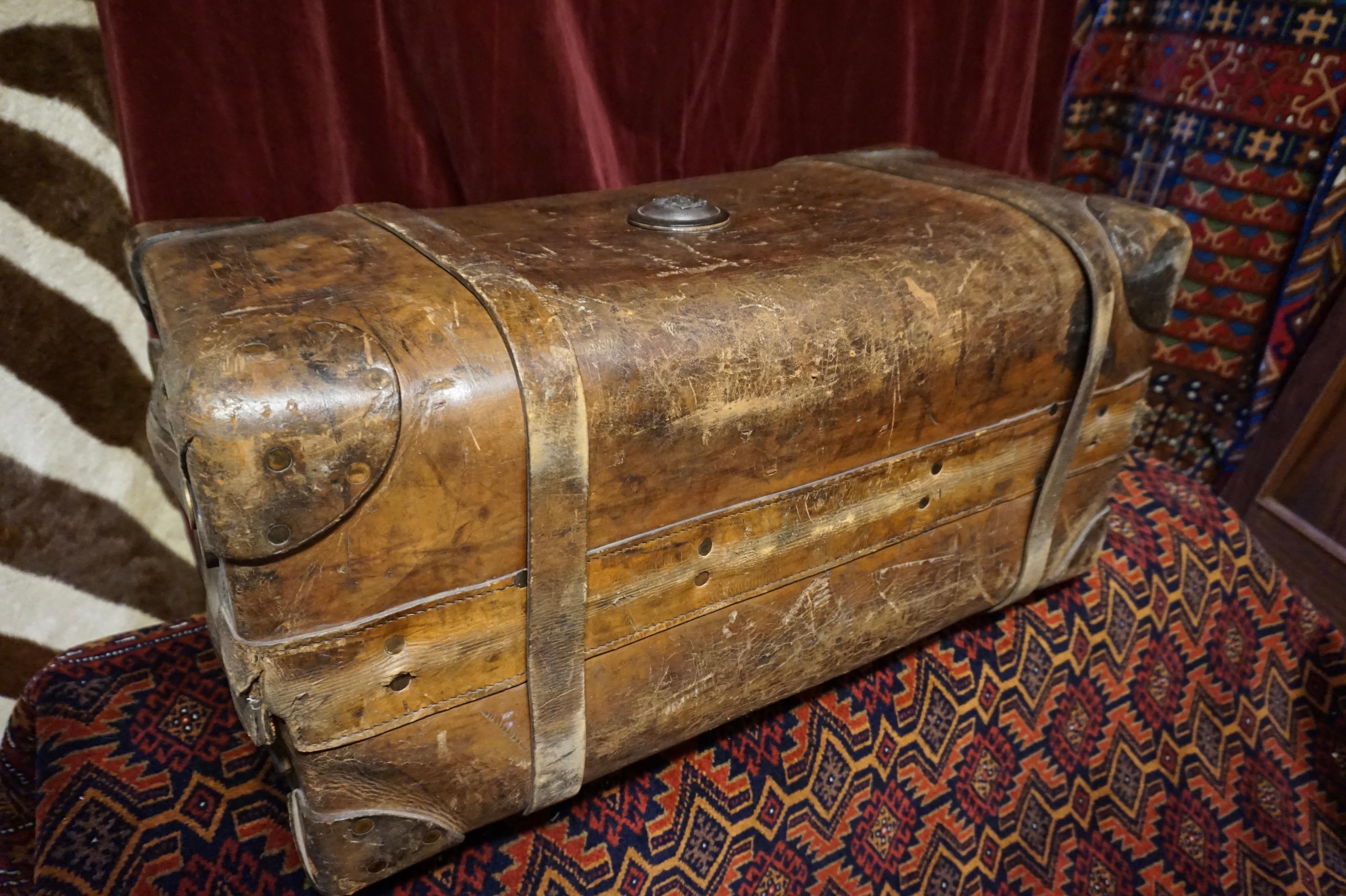 19. Jahrhundert viktorianisches Original Portmanteau-Koffer aus Leder mit doppeltem Griff und Initialen im Angebot 6