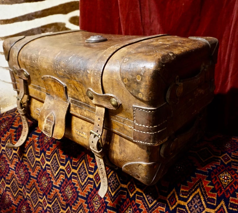 19th C. Victorian Original Double Handled Initialed Leather Portmanteau Suitcase In Good Condition For Sale In Vancouver, British Columbia
