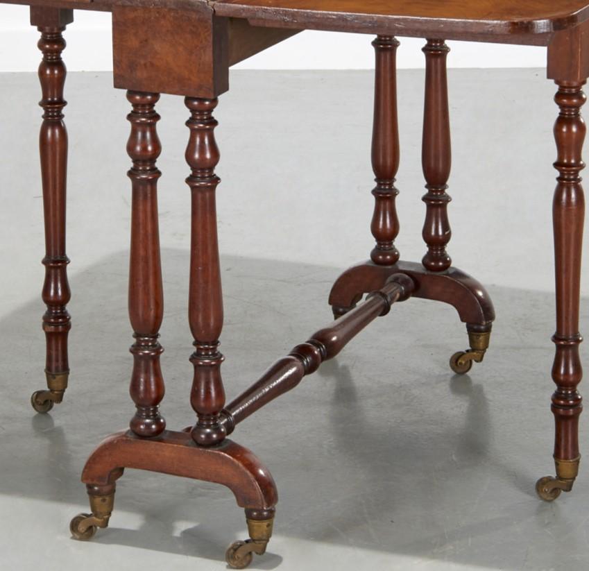 Cast 19th C. Victorian Walnut Sutherland Drop Leaf Table with Turned Baluster Legs For Sale